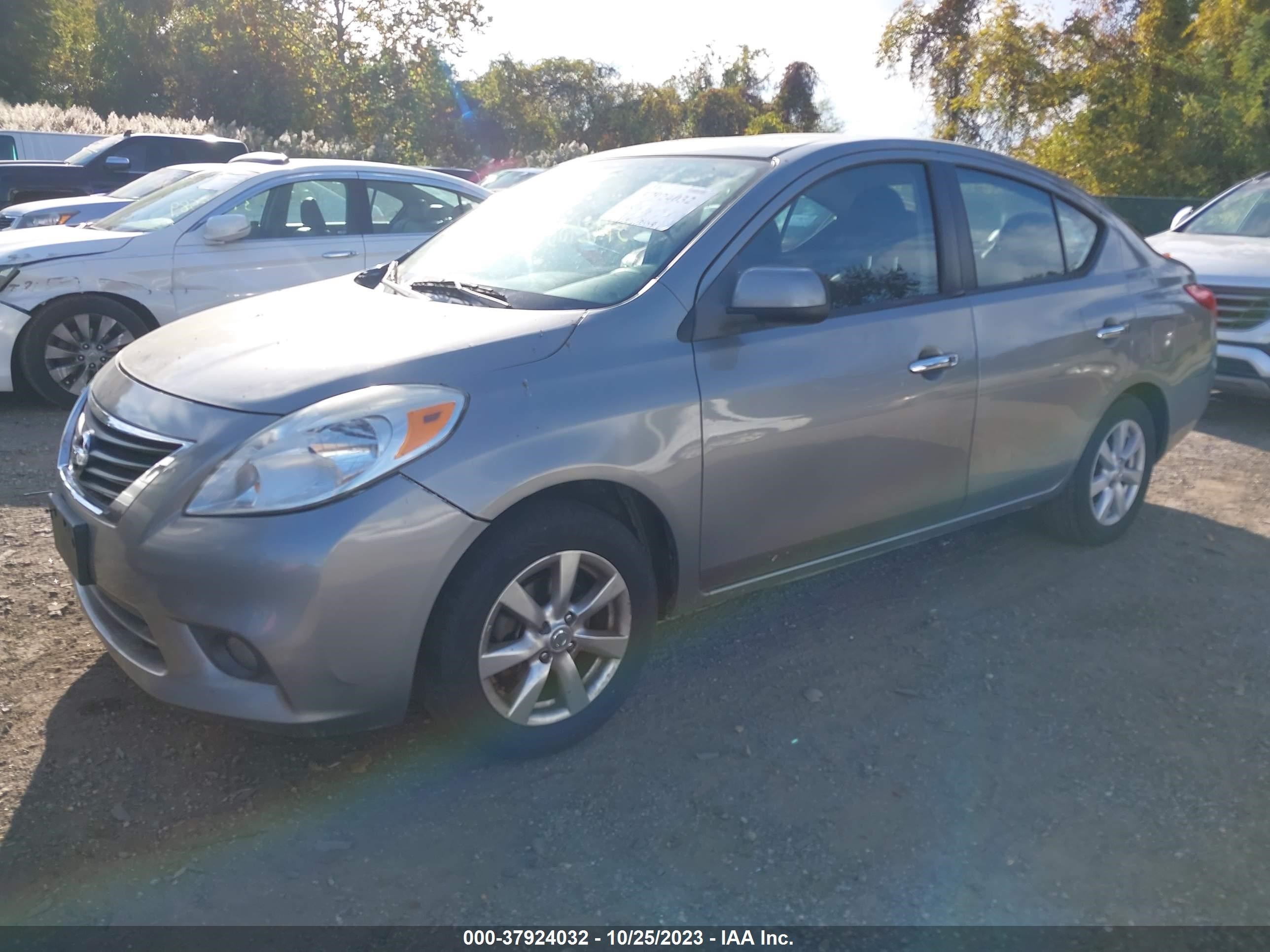 Photo 1 VIN: 3N1CN7AP4CL847987 - NISSAN VERSA 