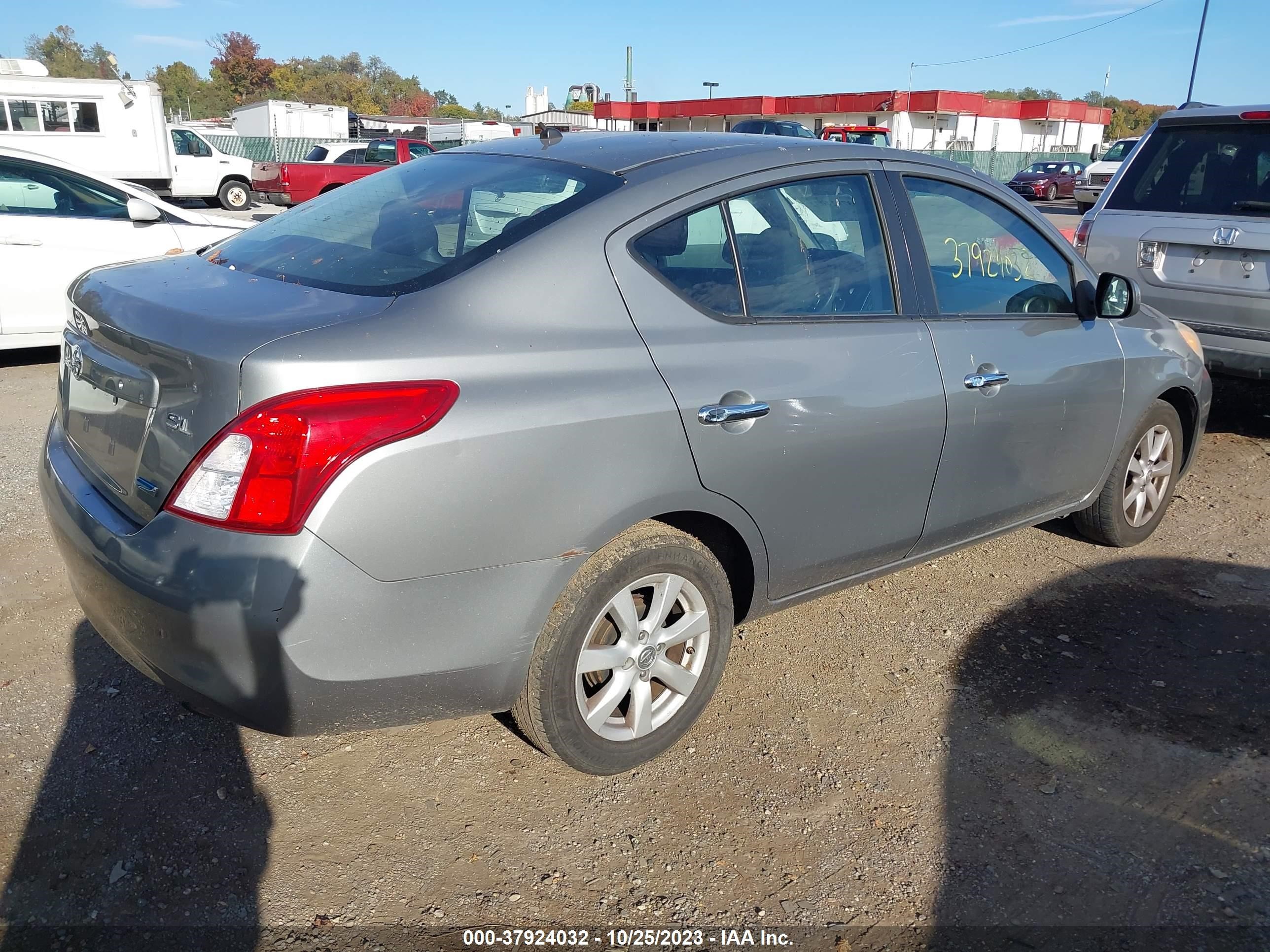 Photo 3 VIN: 3N1CN7AP4CL847987 - NISSAN VERSA 