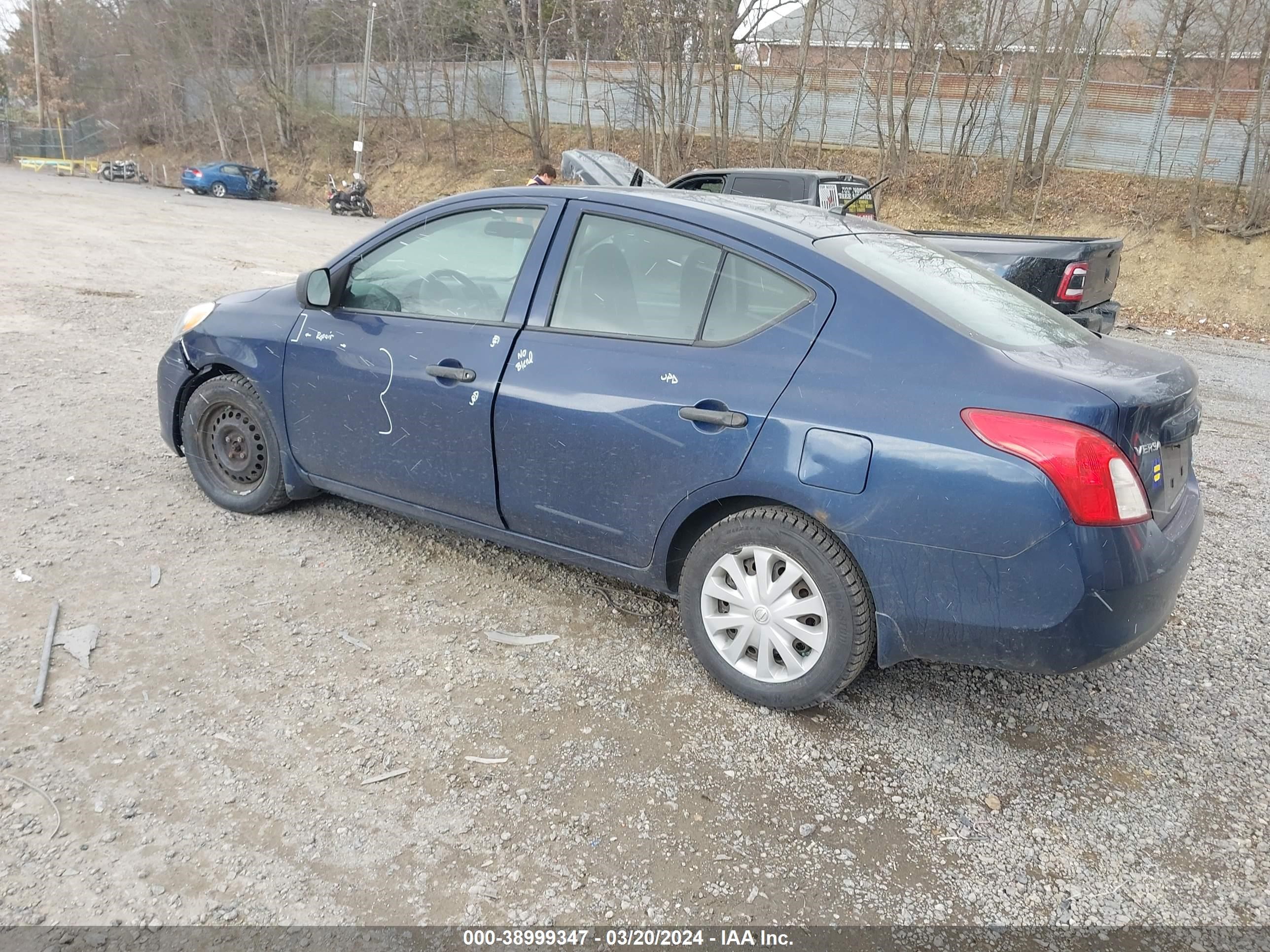 Photo 2 VIN: 3N1CN7AP4DL830785 - NISSAN VERSA 