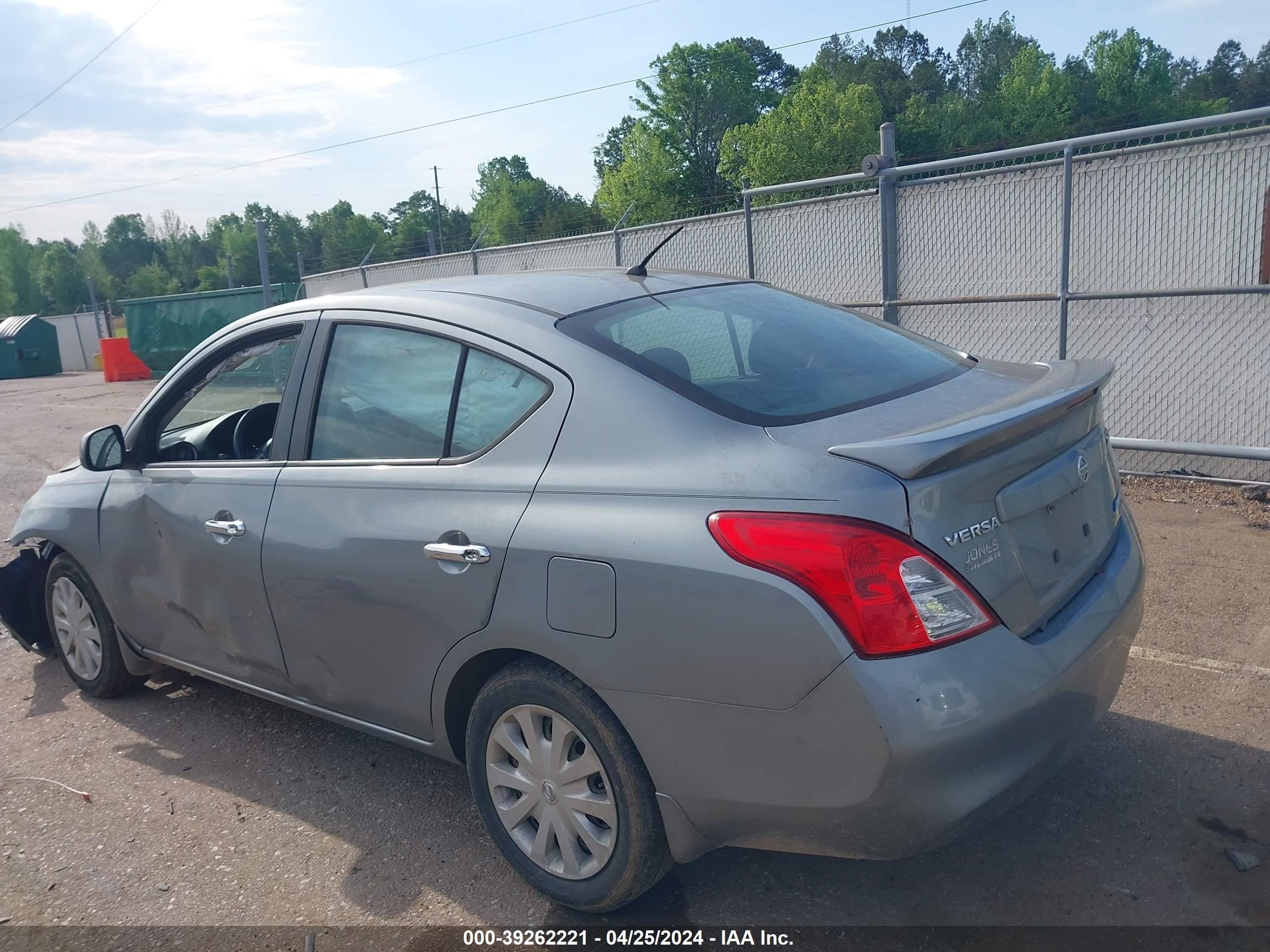 Photo 2 VIN: 3N1CN7AP4DL830804 - NISSAN VERSA 