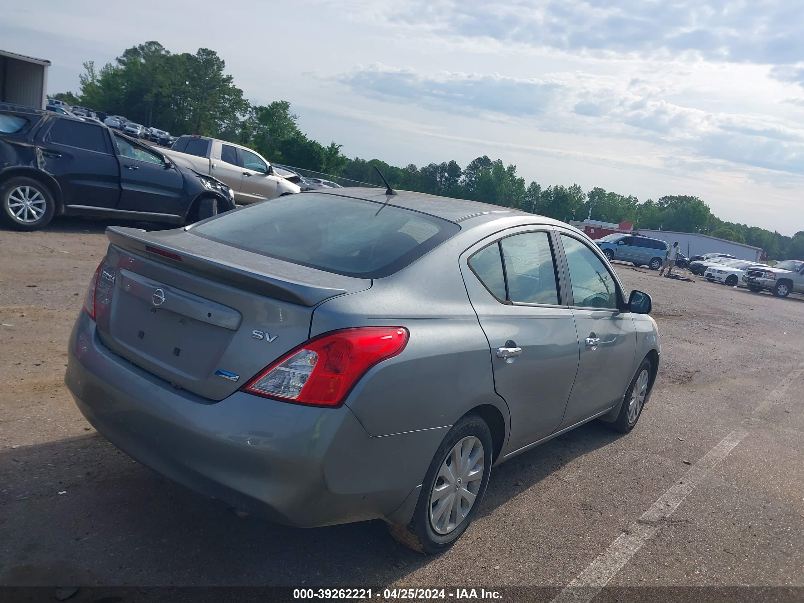 Photo 3 VIN: 3N1CN7AP4DL830804 - NISSAN VERSA 