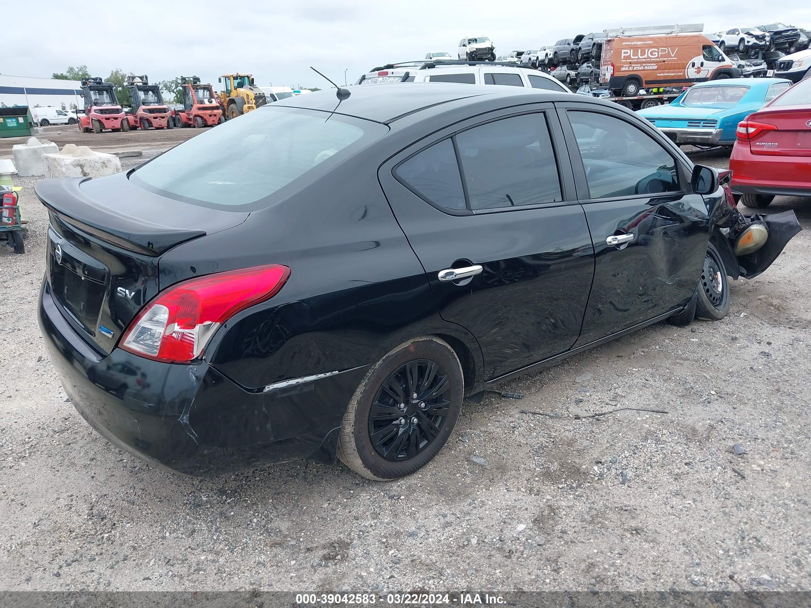 Photo 3 VIN: 3N1CN7AP4DL865715 - NISSAN VERSA 