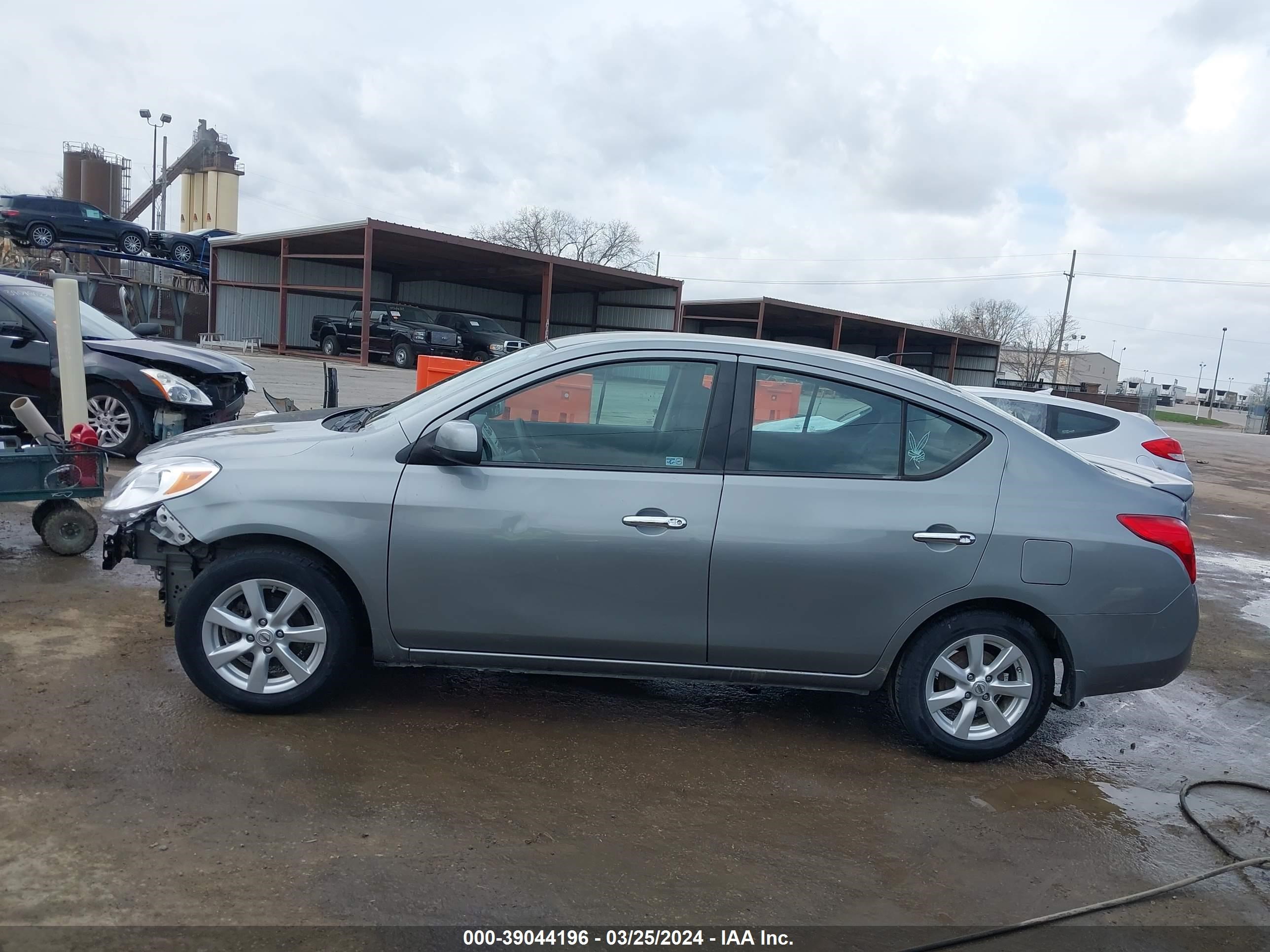 Photo 13 VIN: 3N1CN7AP4EL845546 - NISSAN VERSA 