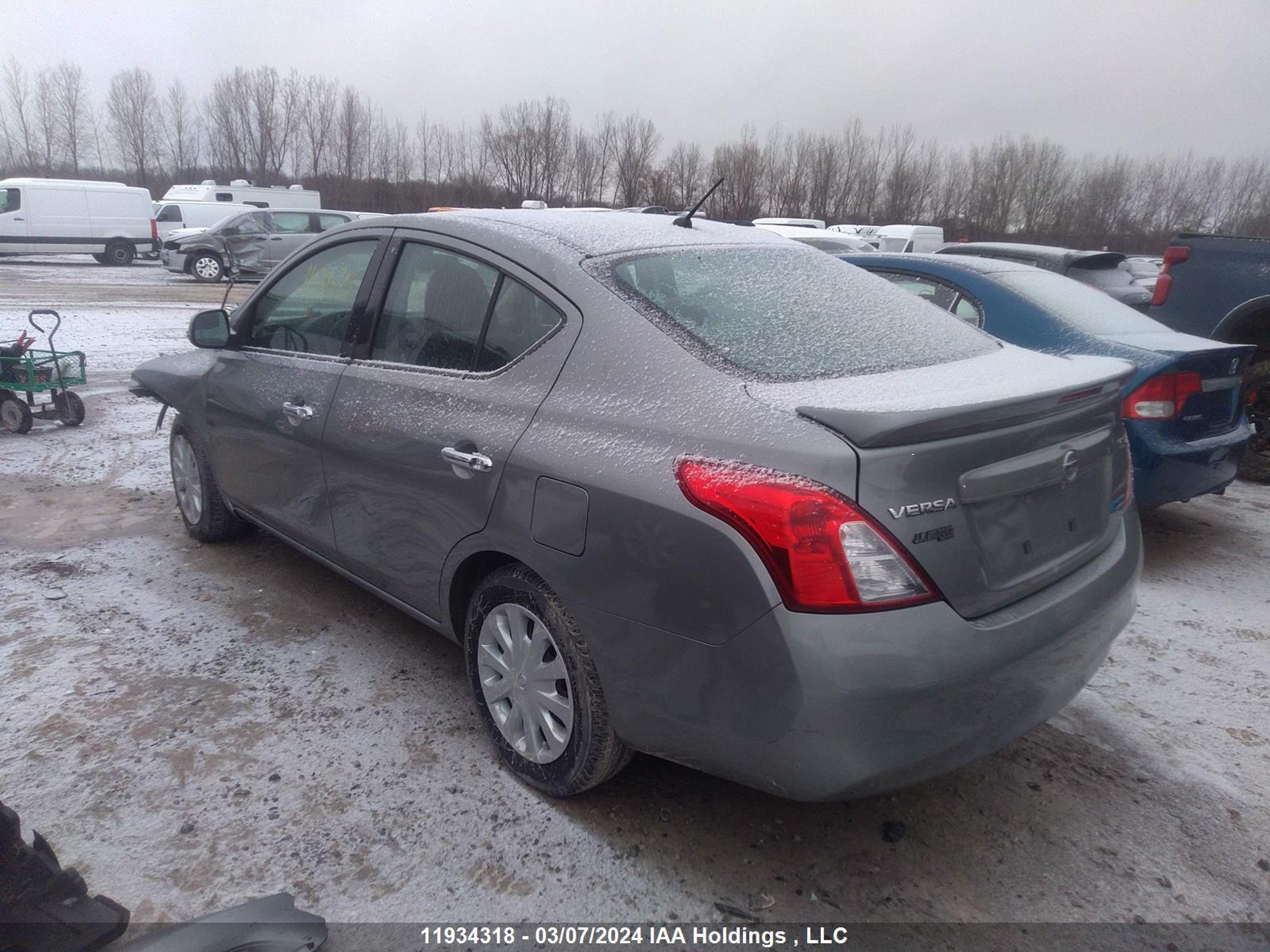 Photo 2 VIN: 3N1CN7AP4EL846258 - NISSAN VERSA 