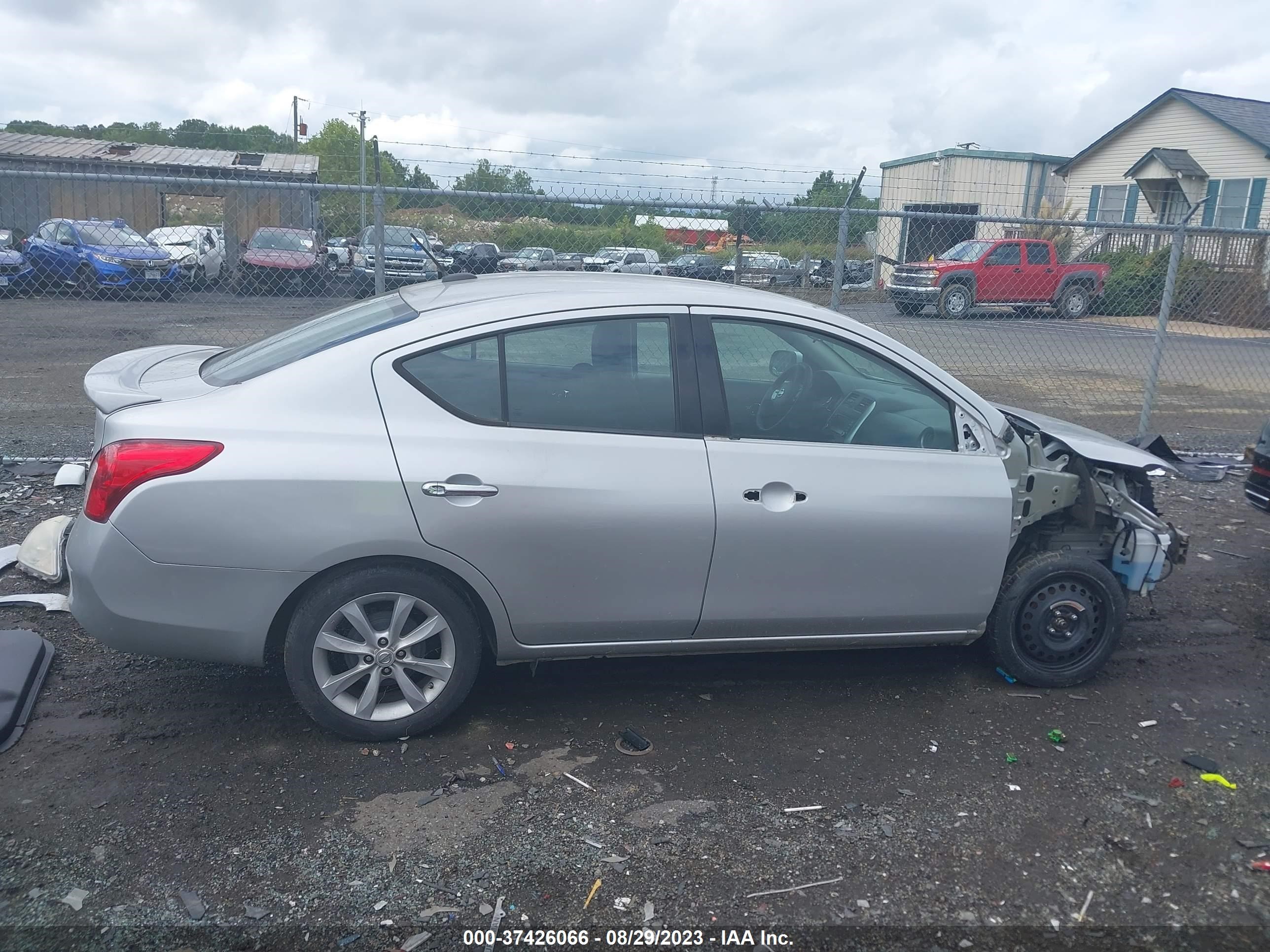 Photo 13 VIN: 3N1CN7AP4EL854828 - NISSAN VERSA 