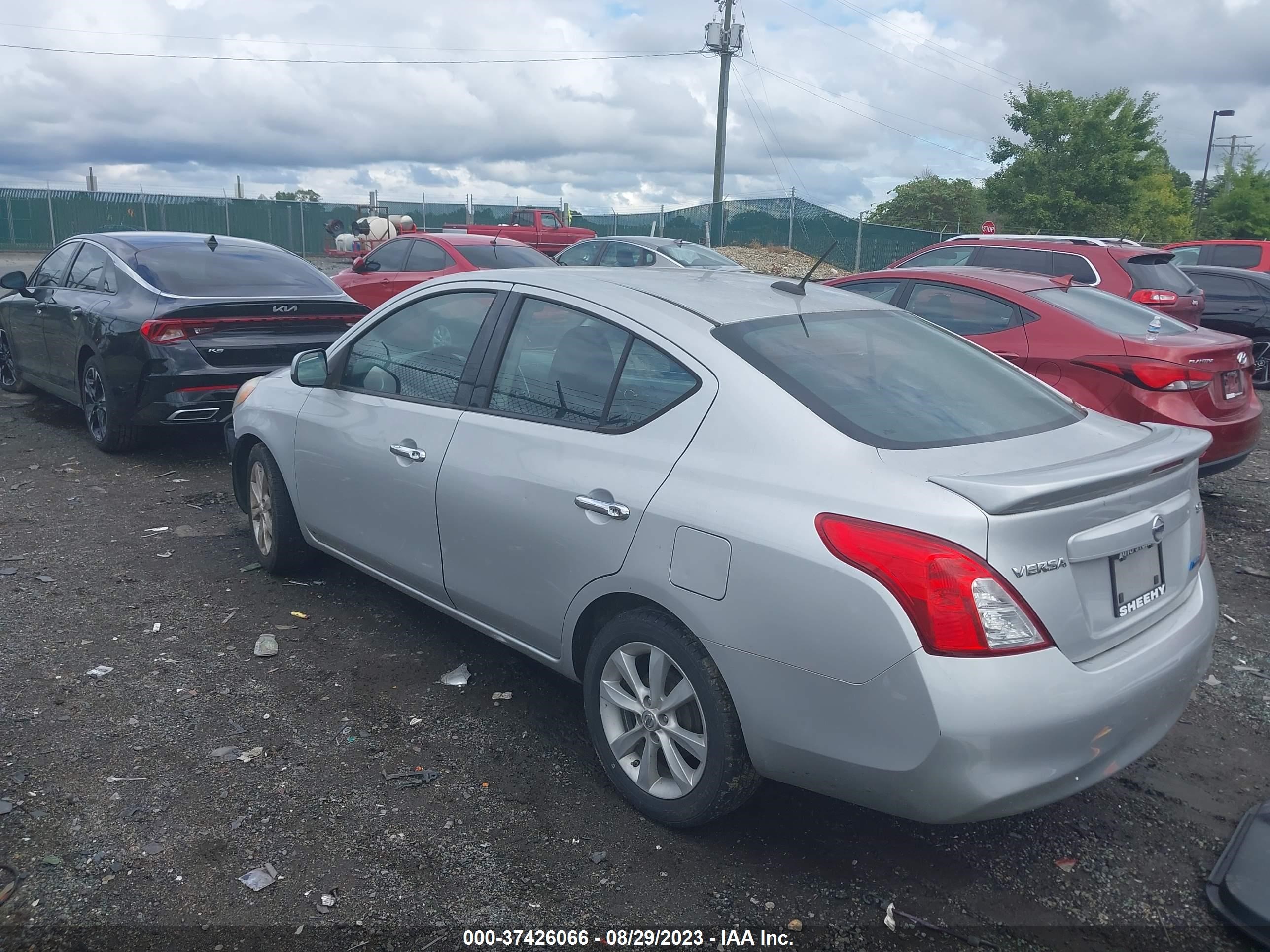 Photo 2 VIN: 3N1CN7AP4EL854828 - NISSAN VERSA 