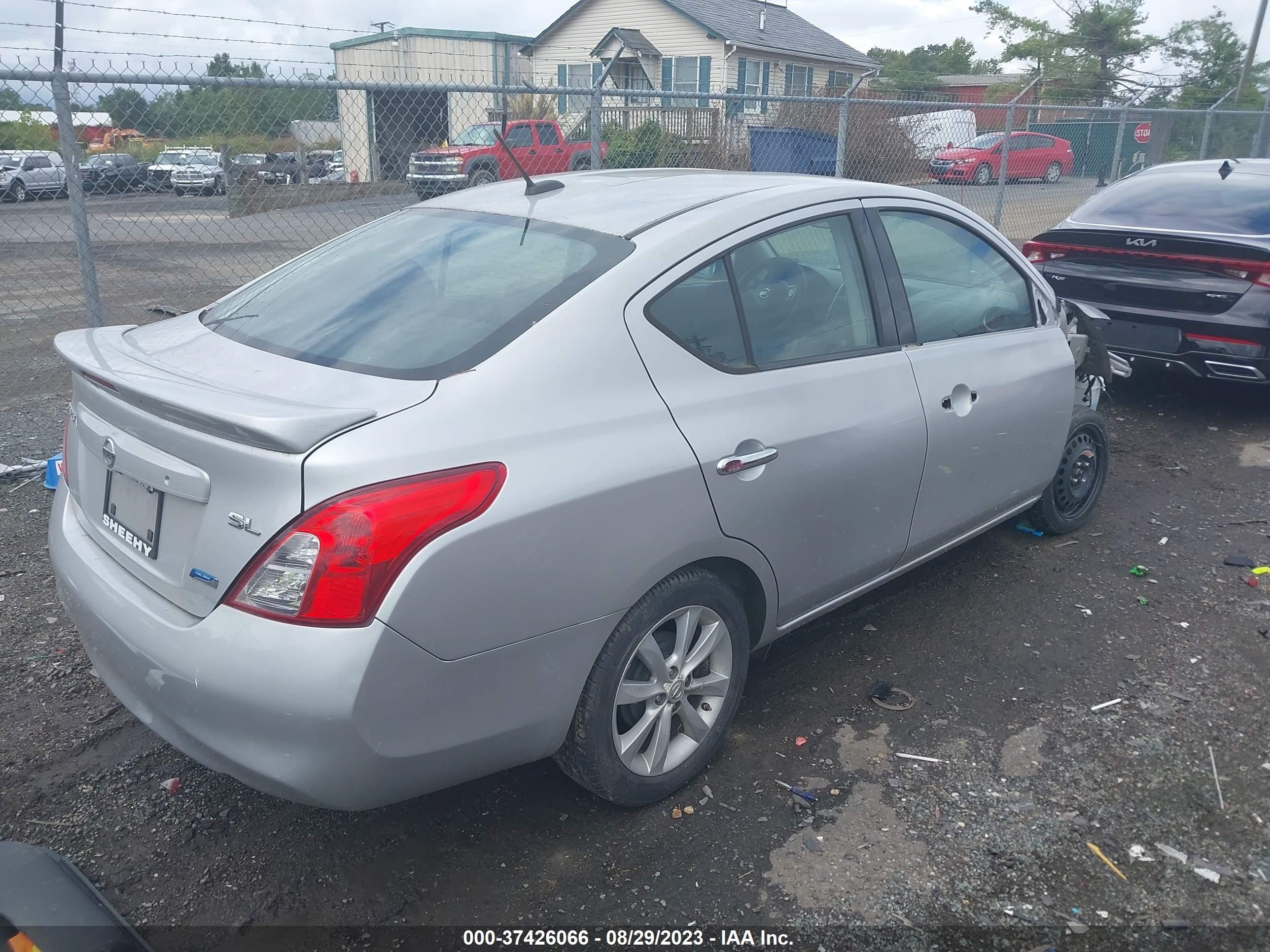 Photo 3 VIN: 3N1CN7AP4EL854828 - NISSAN VERSA 