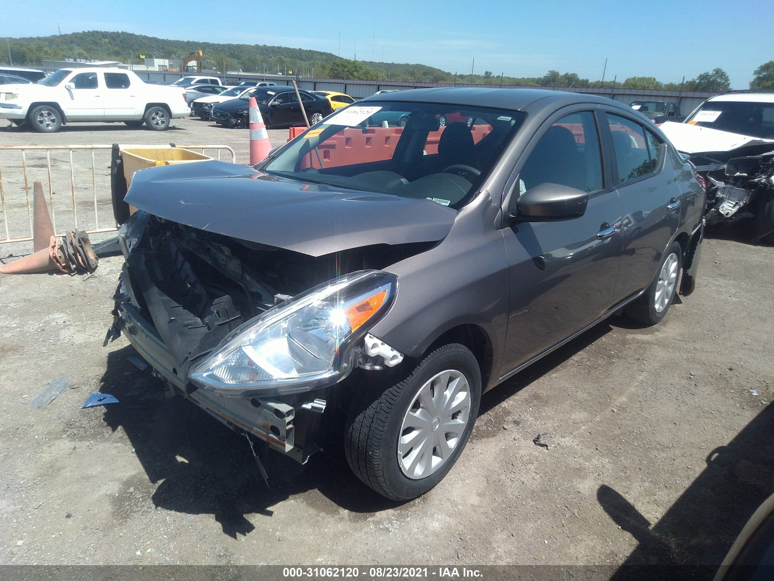 Photo 1 VIN: 3N1CN7AP4FL818364 - NISSAN VERSA 