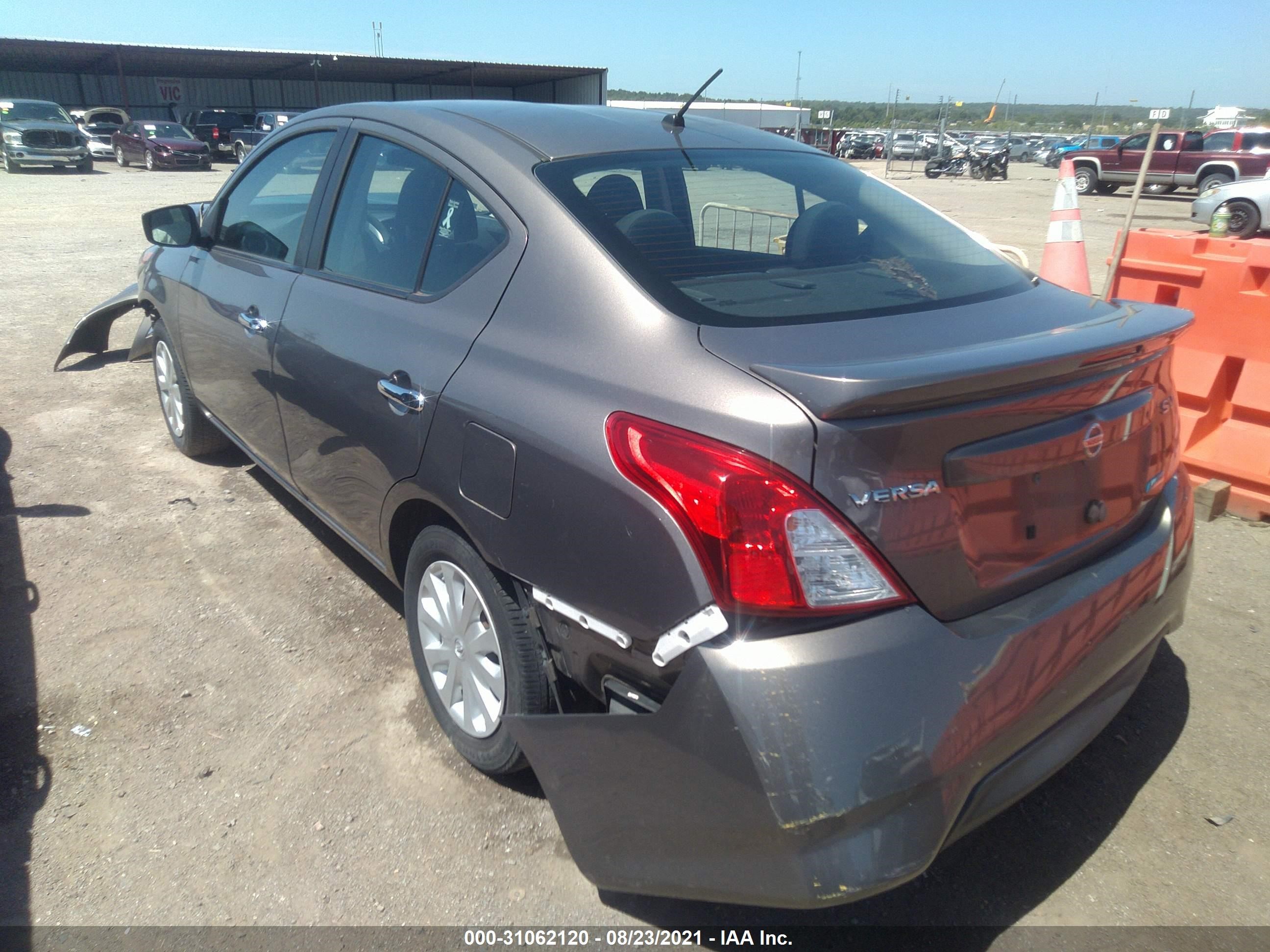 Photo 2 VIN: 3N1CN7AP4FL818364 - NISSAN VERSA 