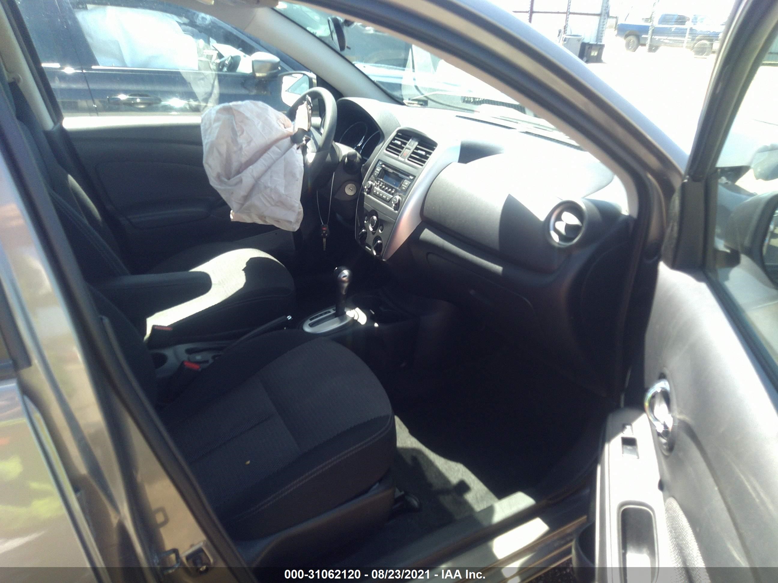 Photo 4 VIN: 3N1CN7AP4FL818364 - NISSAN VERSA 