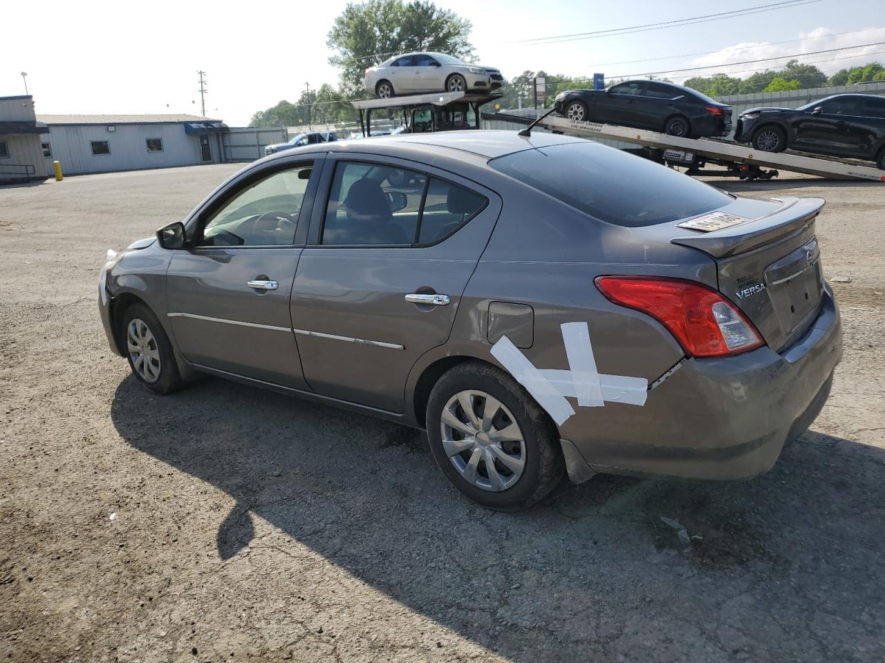 Photo 1 VIN: 3N1CN7AP4FL840008 - NISSAN VERSA 