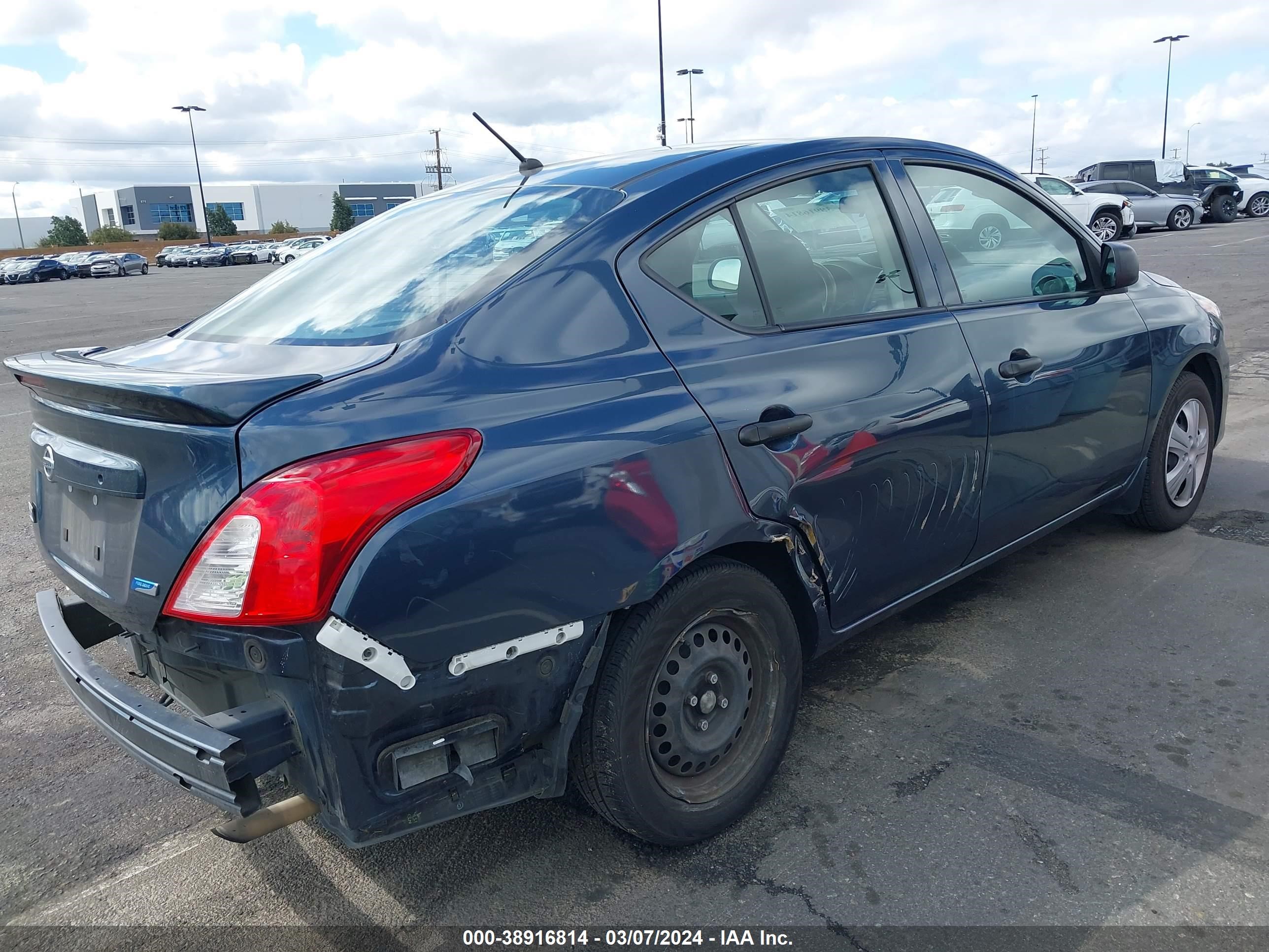 Photo 3 VIN: 3N1CN7AP4FL845306 - NISSAN VERSA 