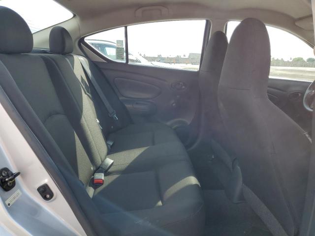 Photo 9 VIN: 3N1CN7AP4FL882761 - NISSAN VERSA S 