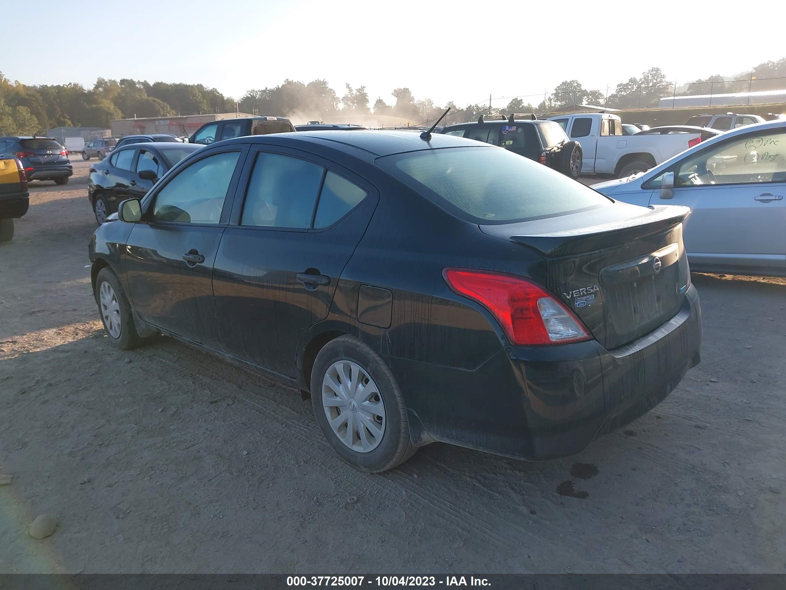 Photo 2 VIN: 3N1CN7AP4FL951898 - NISSAN VERSA 