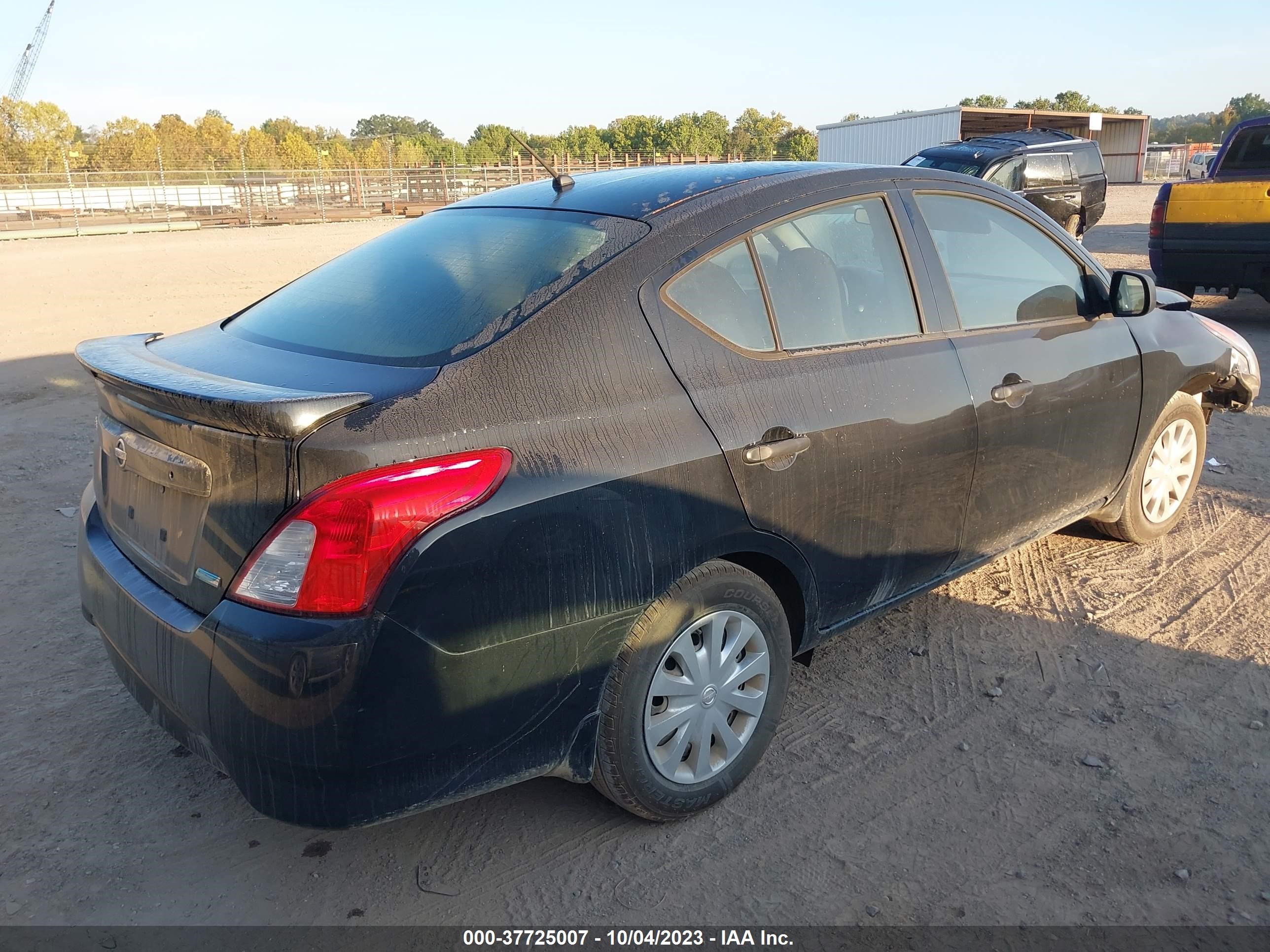 Photo 3 VIN: 3N1CN7AP4FL951898 - NISSAN VERSA 