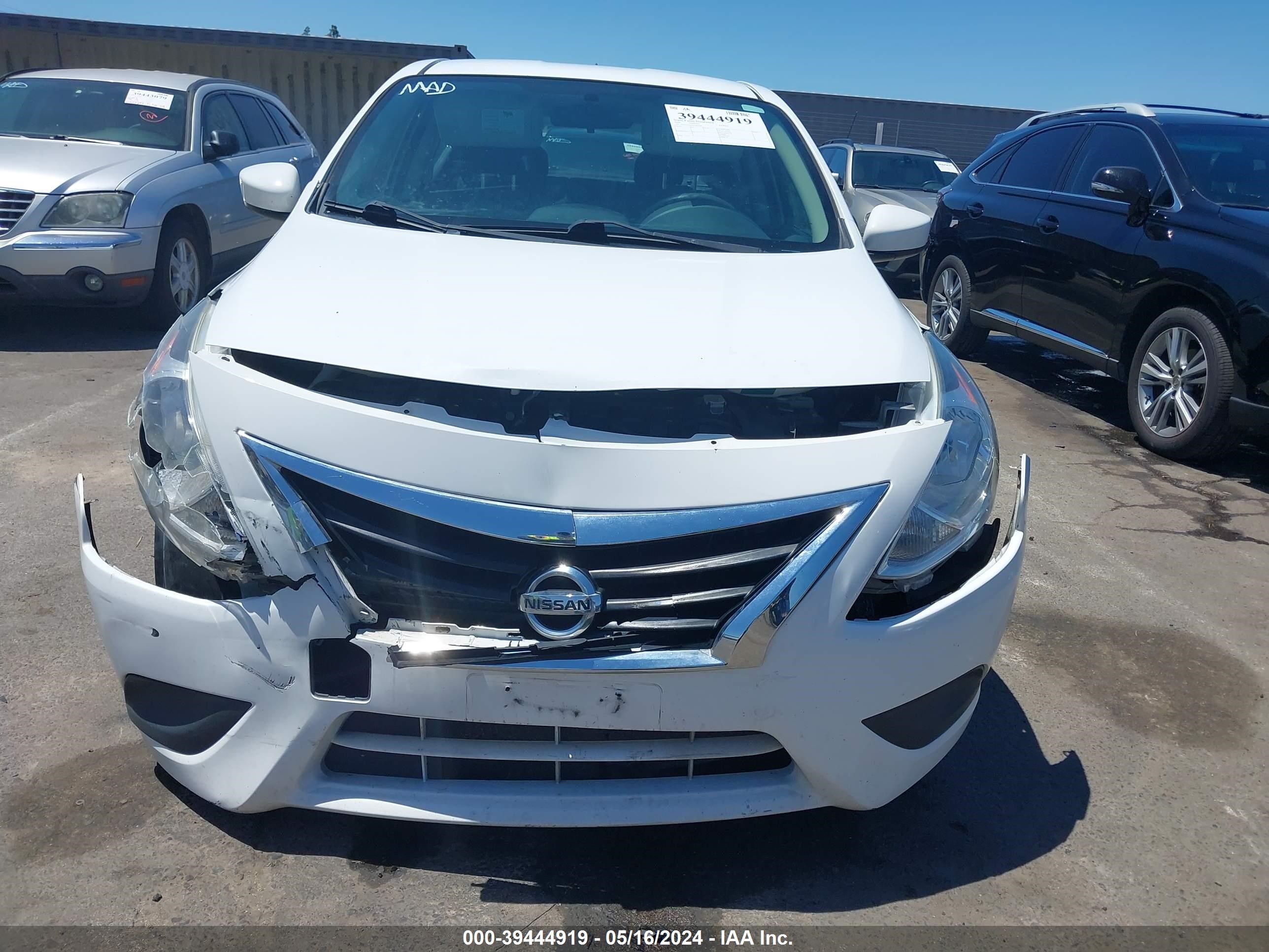 Photo 11 VIN: 3N1CN7AP4GL809309 - NISSAN VERSA 