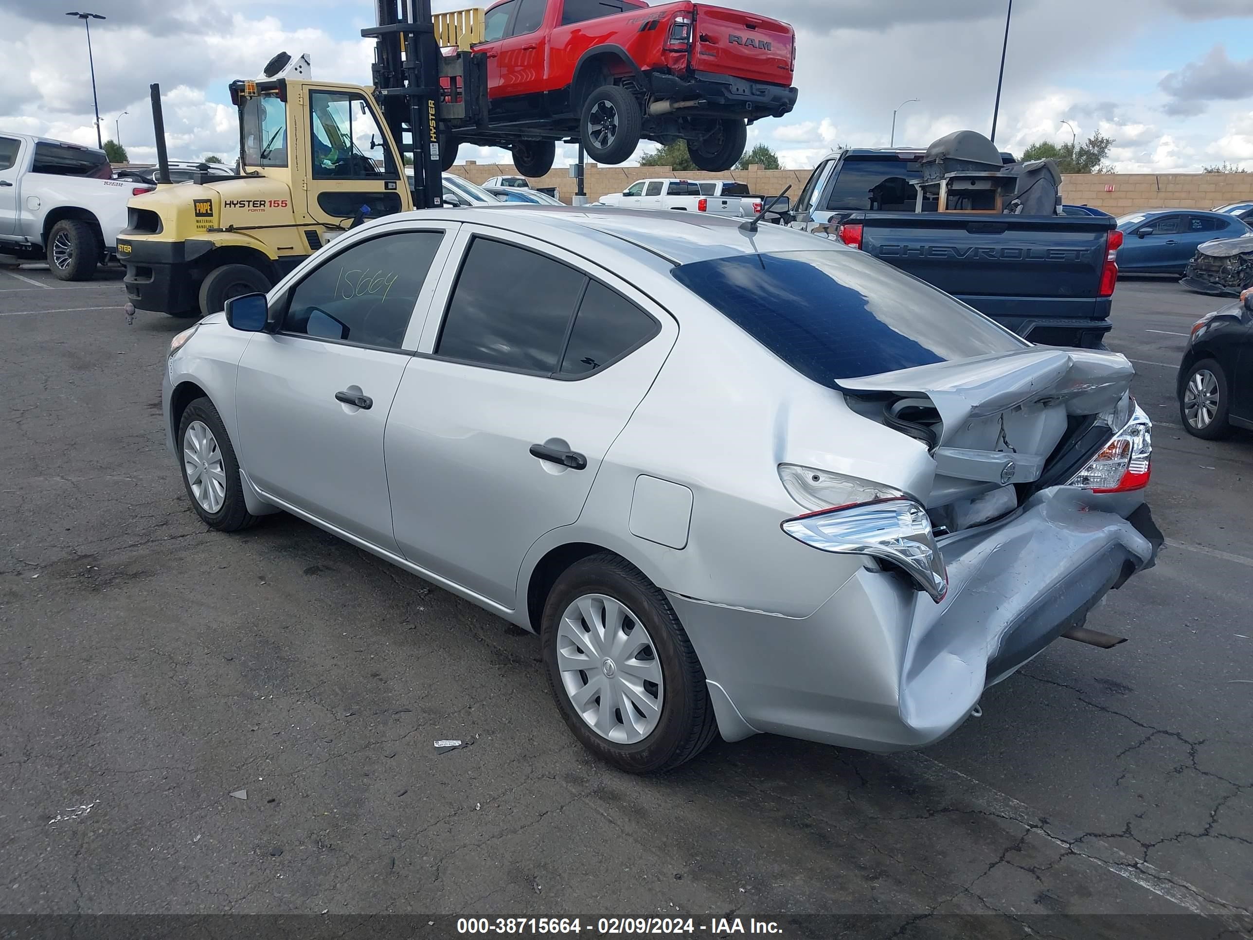 Photo 2 VIN: 3N1CN7AP4GL824182 - NISSAN VERSA 