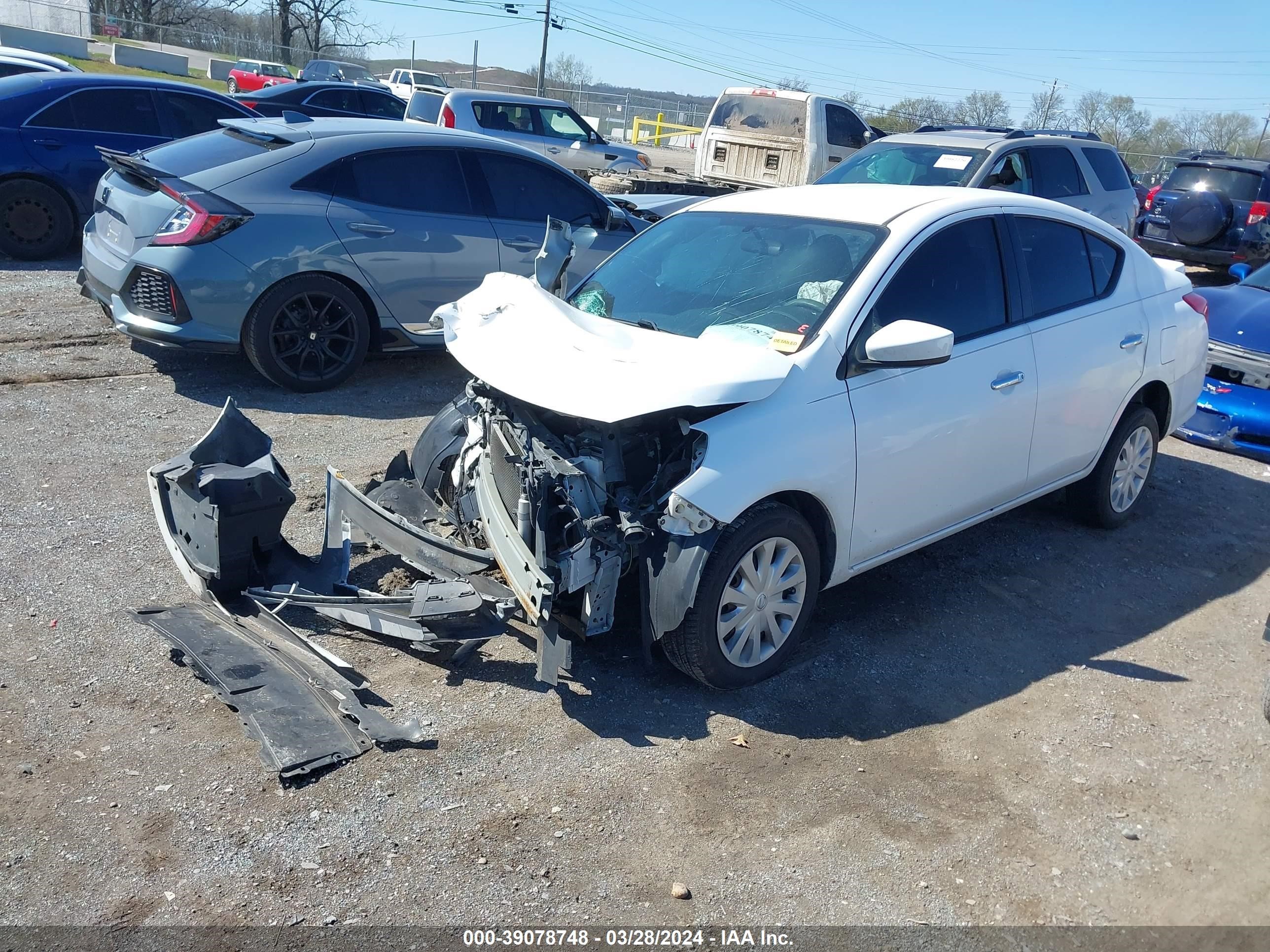 Photo 1 VIN: 3N1CN7AP4GL877657 - NISSAN VERSA 