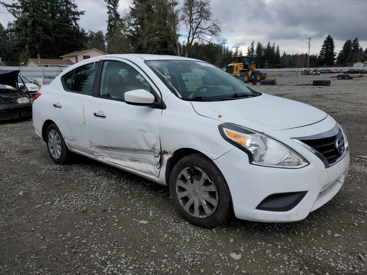 Photo 3 VIN: 3N1CN7AP4HK447974 - NISSAN VERSA 