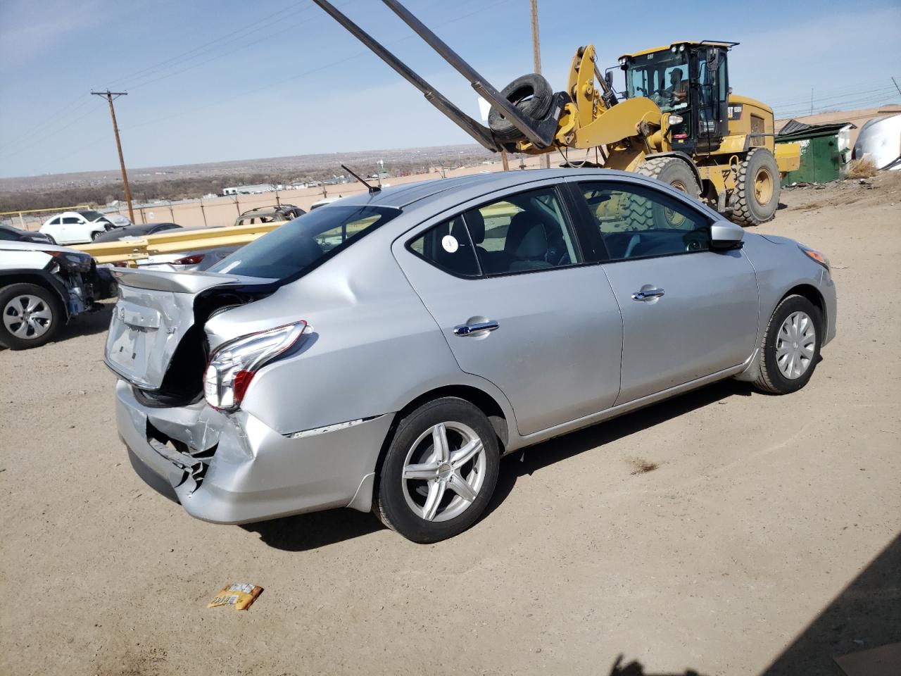 Photo 2 VIN: 3N1CN7AP4HL824037 - NISSAN VERSA 