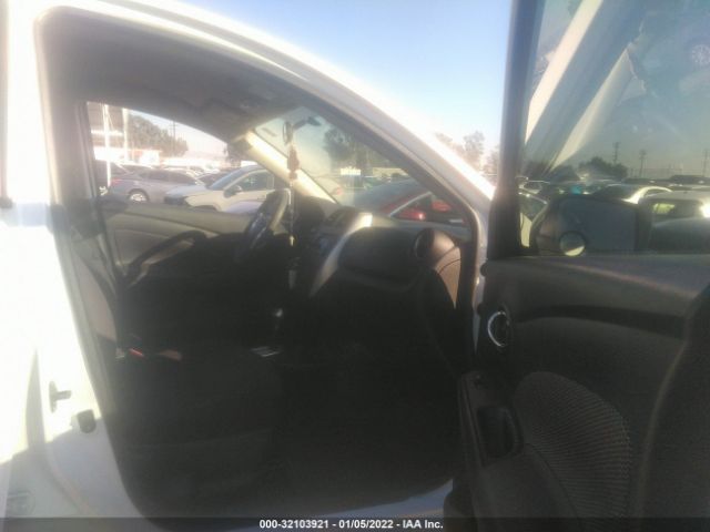 Photo 4 VIN: 3N1CN7AP4HL825477 - NISSAN VERSA SEDAN 