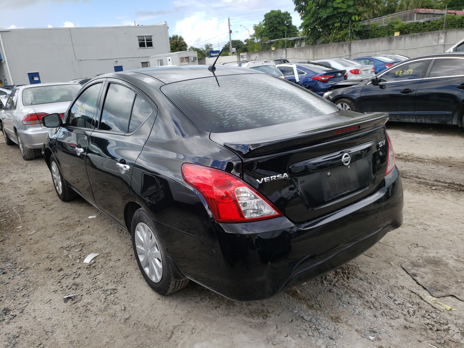 Photo 2 VIN: 3N1CN7AP4HL829769 - NISSAN VERSA S 