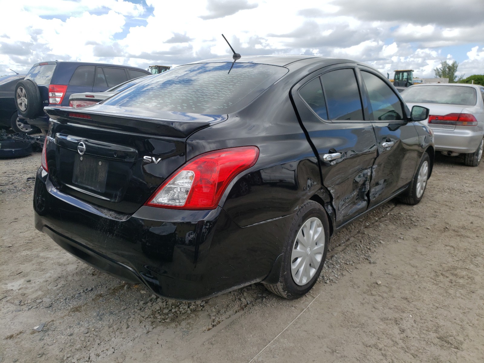 Photo 3 VIN: 3N1CN7AP4HL829769 - NISSAN VERSA S 