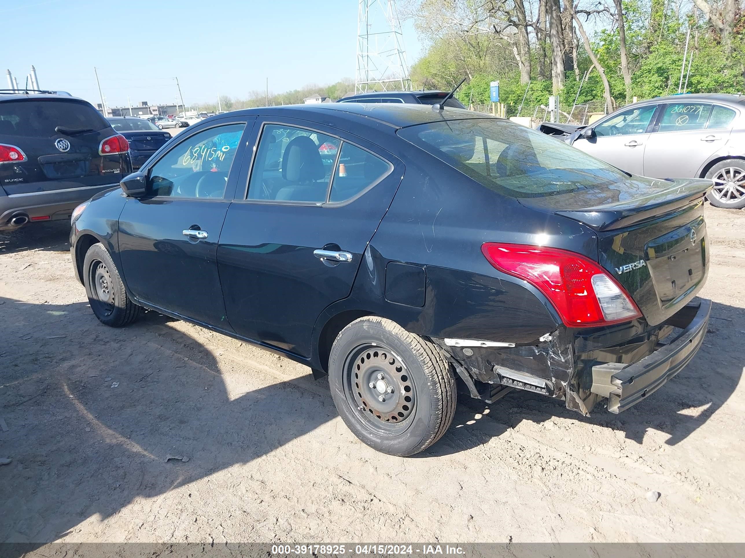 Photo 2 VIN: 3N1CN7AP4JL803713 - NISSAN VERSA 