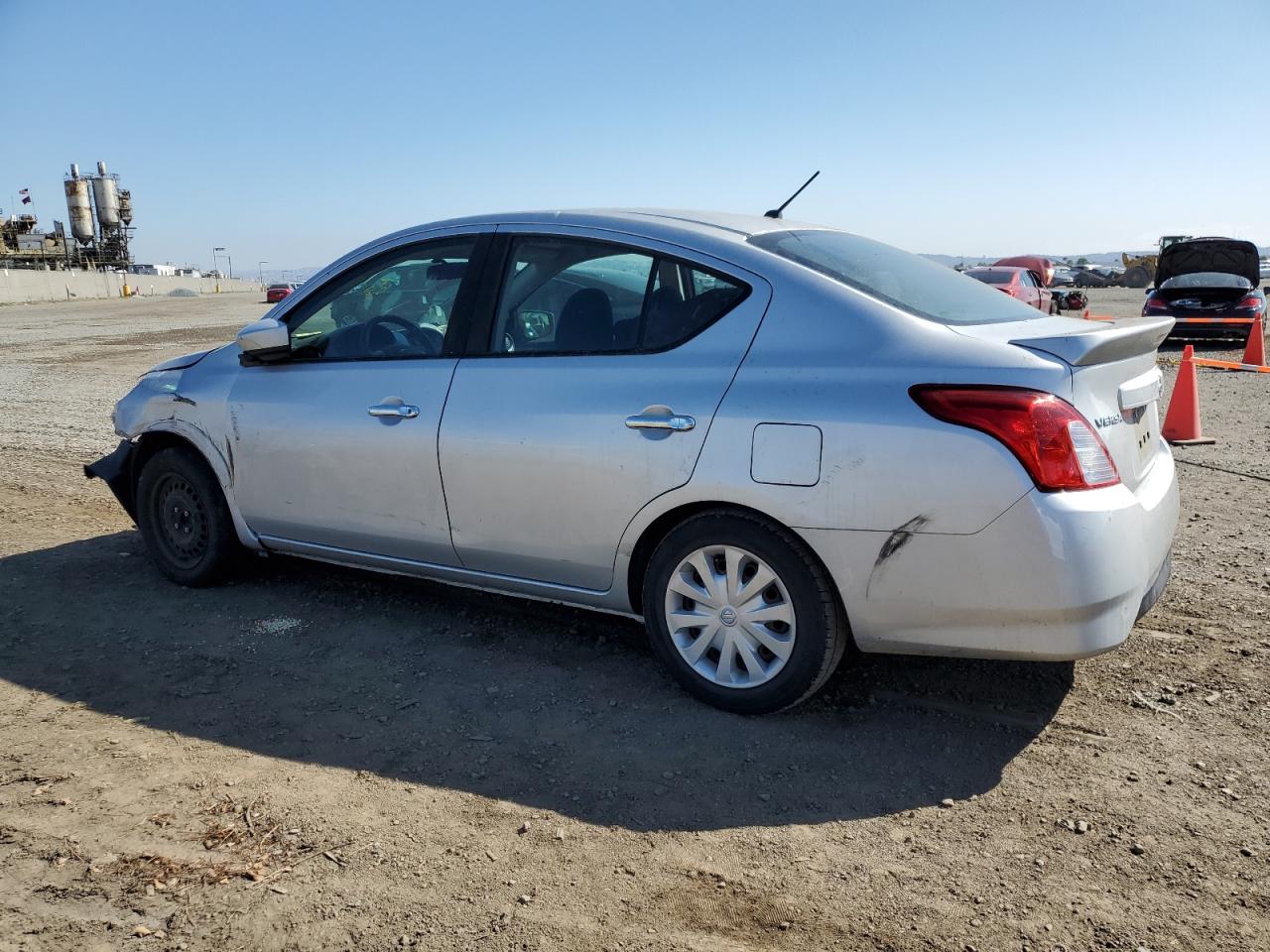 Photo 1 VIN: 3N1CN7AP4JL812038 - NISSAN VERSA 