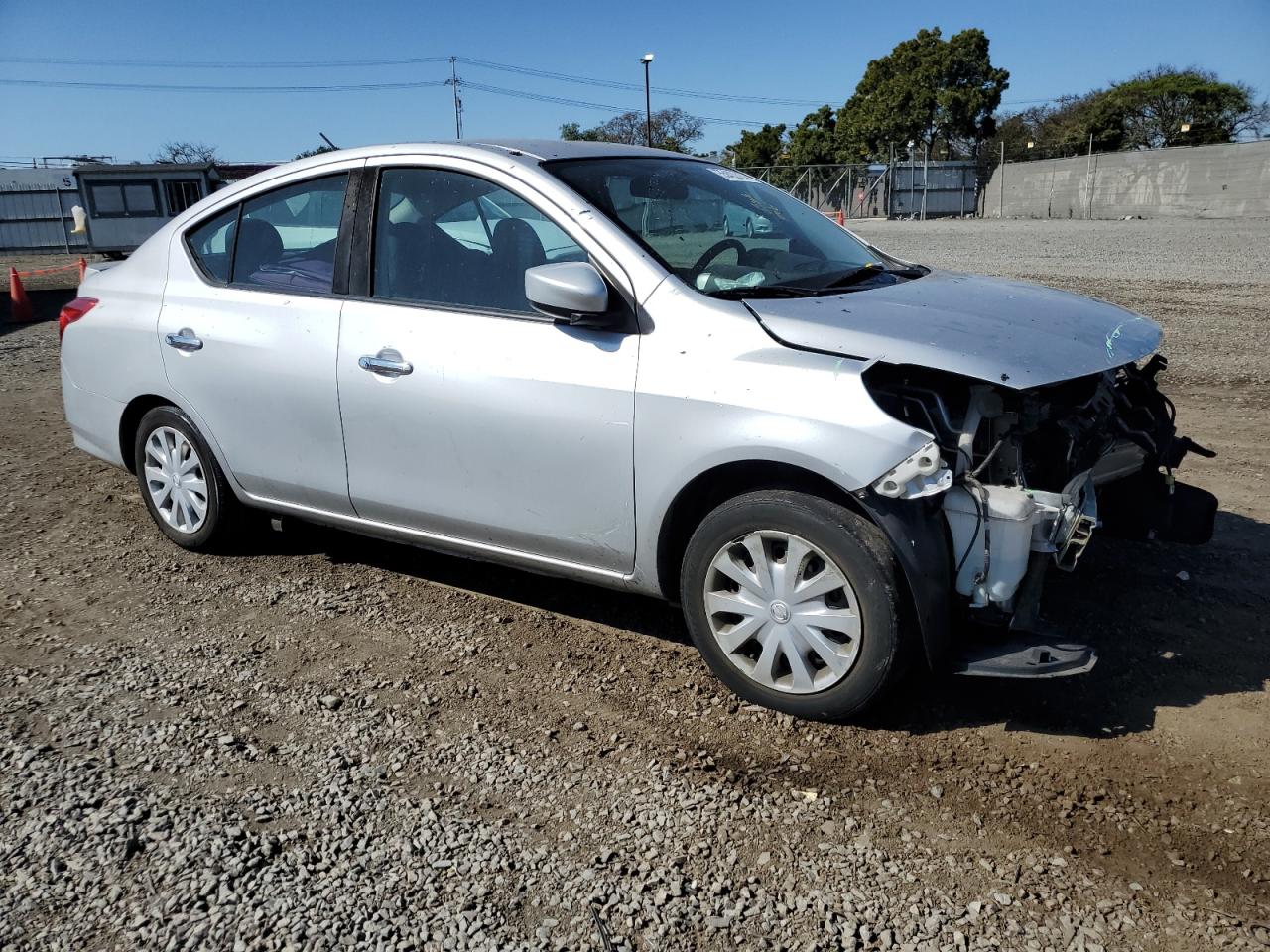 Photo 3 VIN: 3N1CN7AP4JL812038 - NISSAN VERSA 