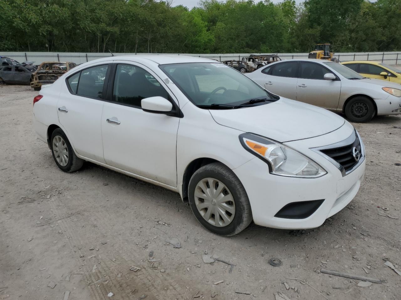 Photo 3 VIN: 3N1CN7AP4JL822617 - NISSAN VERSA 