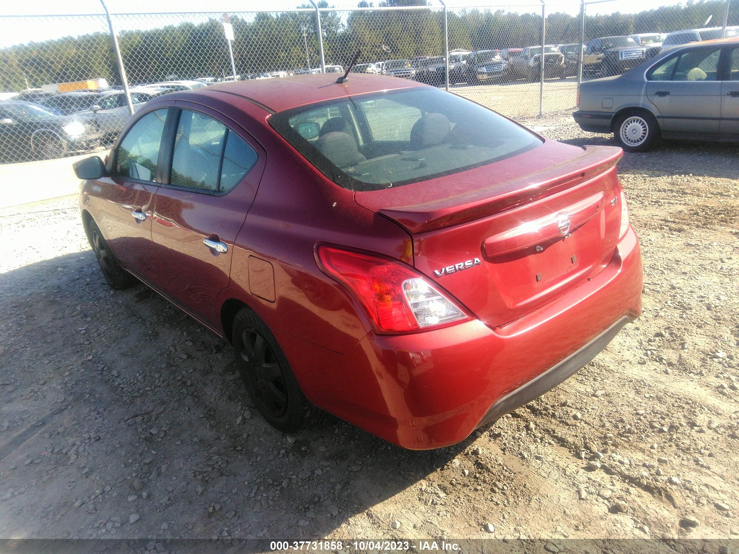 Photo 2 VIN: 3N1CN7AP4JL873213 - NISSAN VERSA 