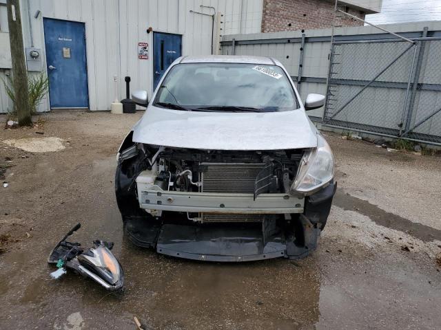 Photo 4 VIN: 3N1CN7AP4KL800554 - NISSAN VERSA S 