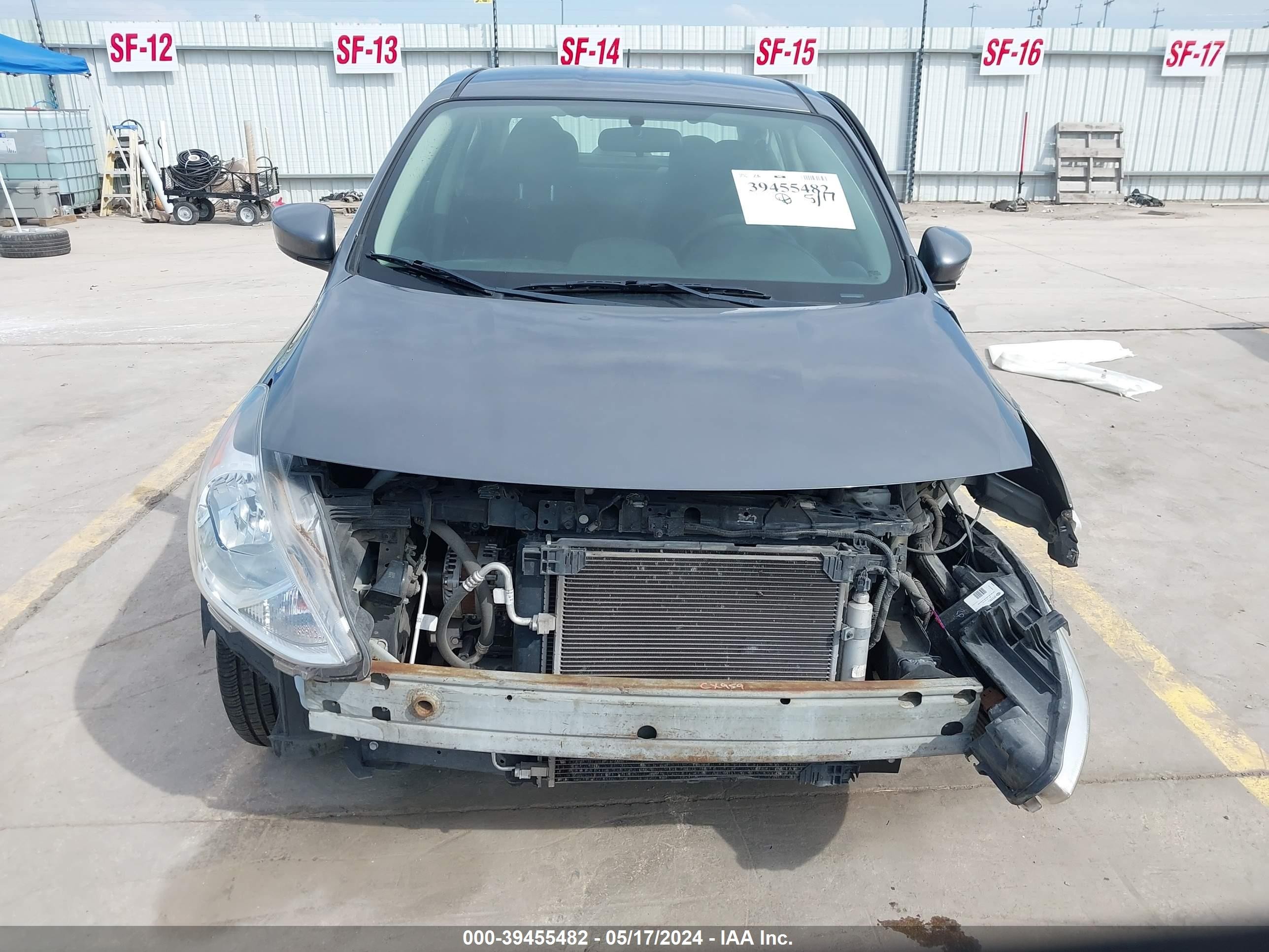 Photo 11 VIN: 3N1CN7AP4KL815569 - NISSAN VERSA 