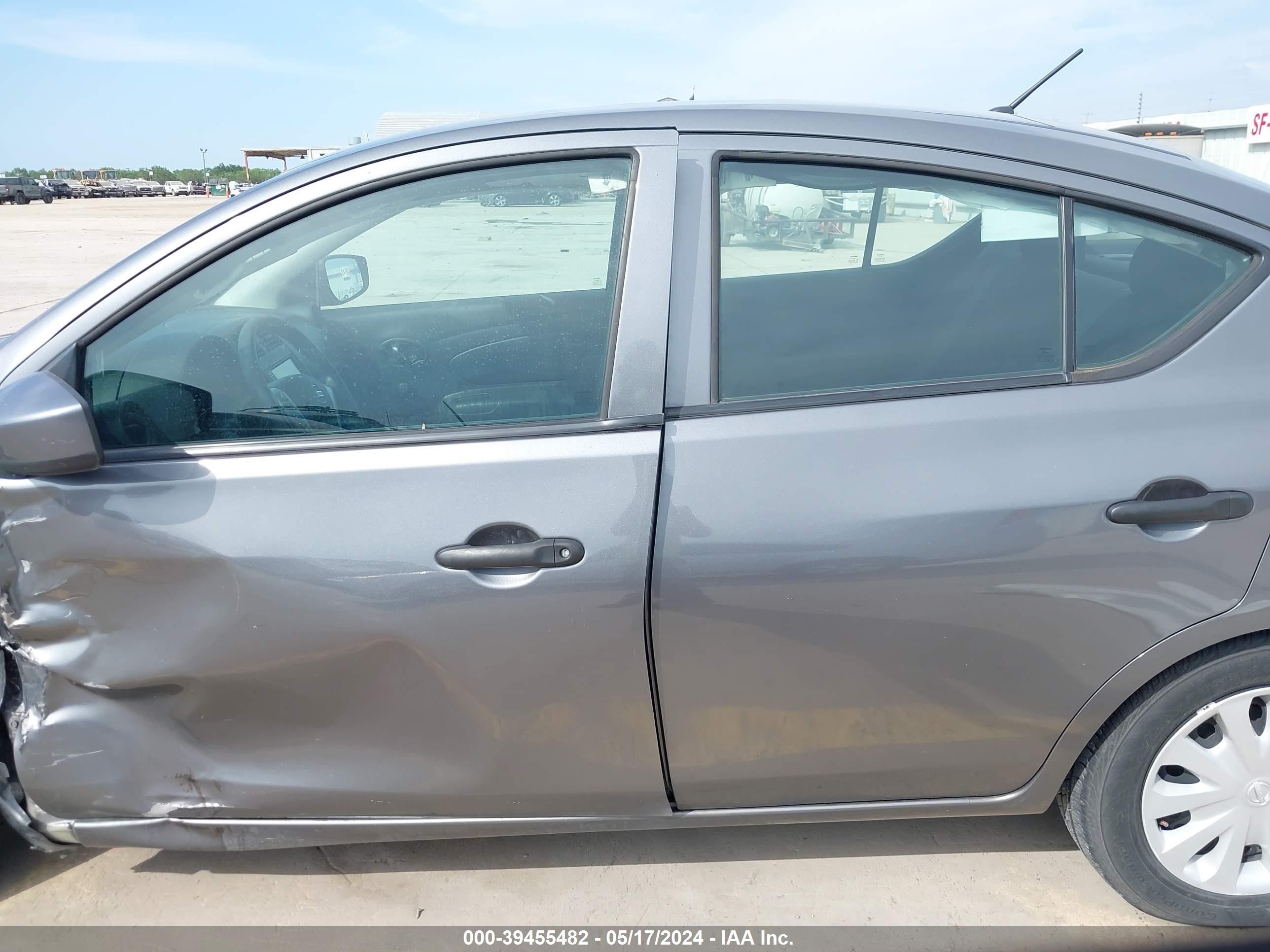 Photo 13 VIN: 3N1CN7AP4KL815569 - NISSAN VERSA 