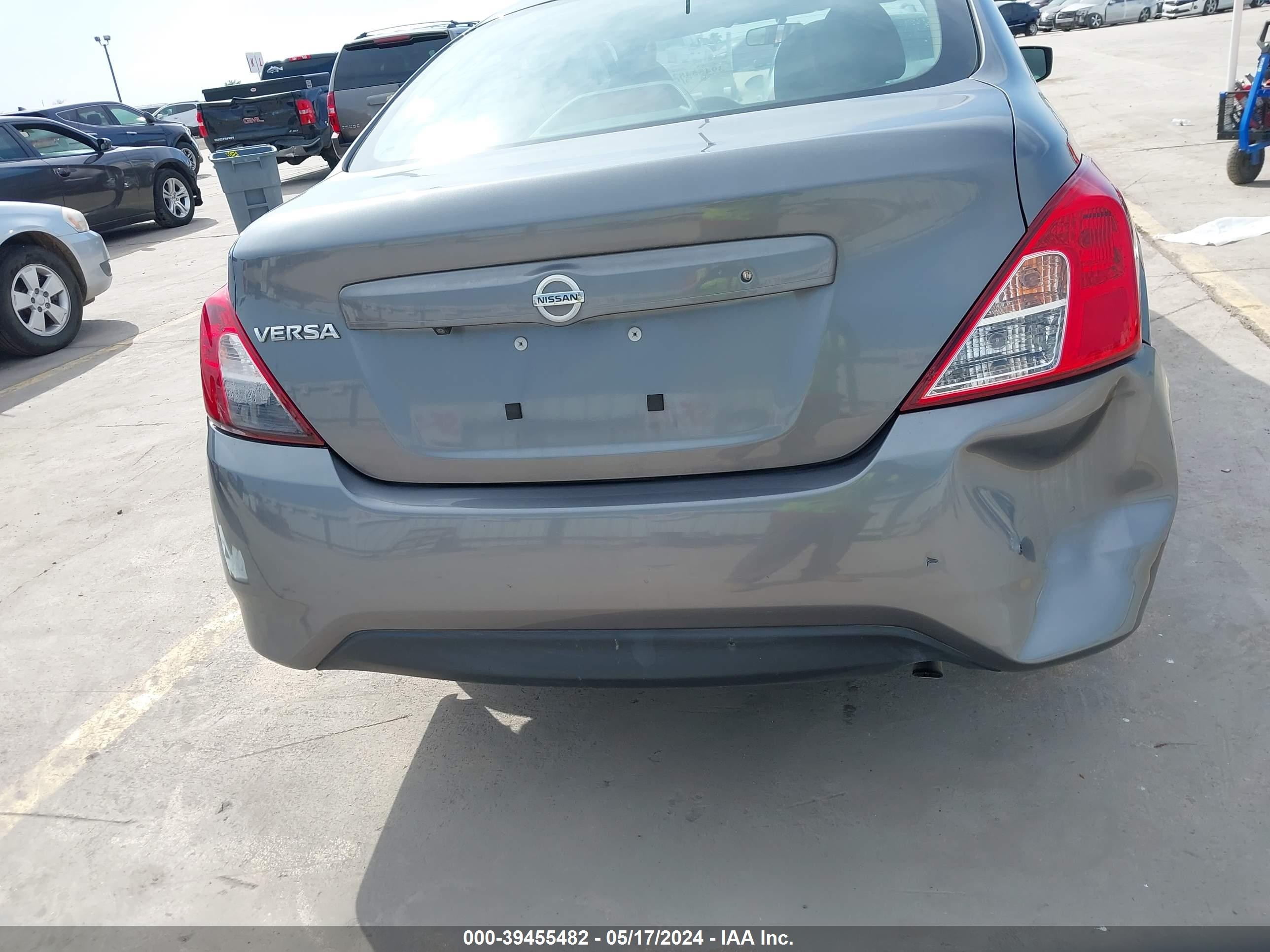 Photo 16 VIN: 3N1CN7AP4KL815569 - NISSAN VERSA 