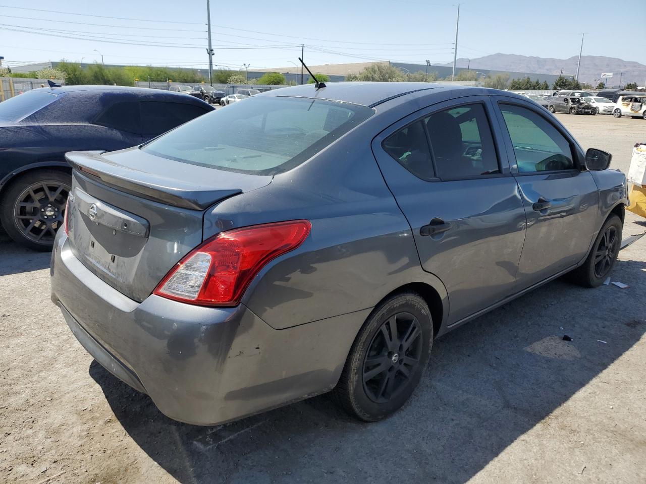 Photo 2 VIN: 3N1CN7AP4KL837992 - NISSAN VERSA 