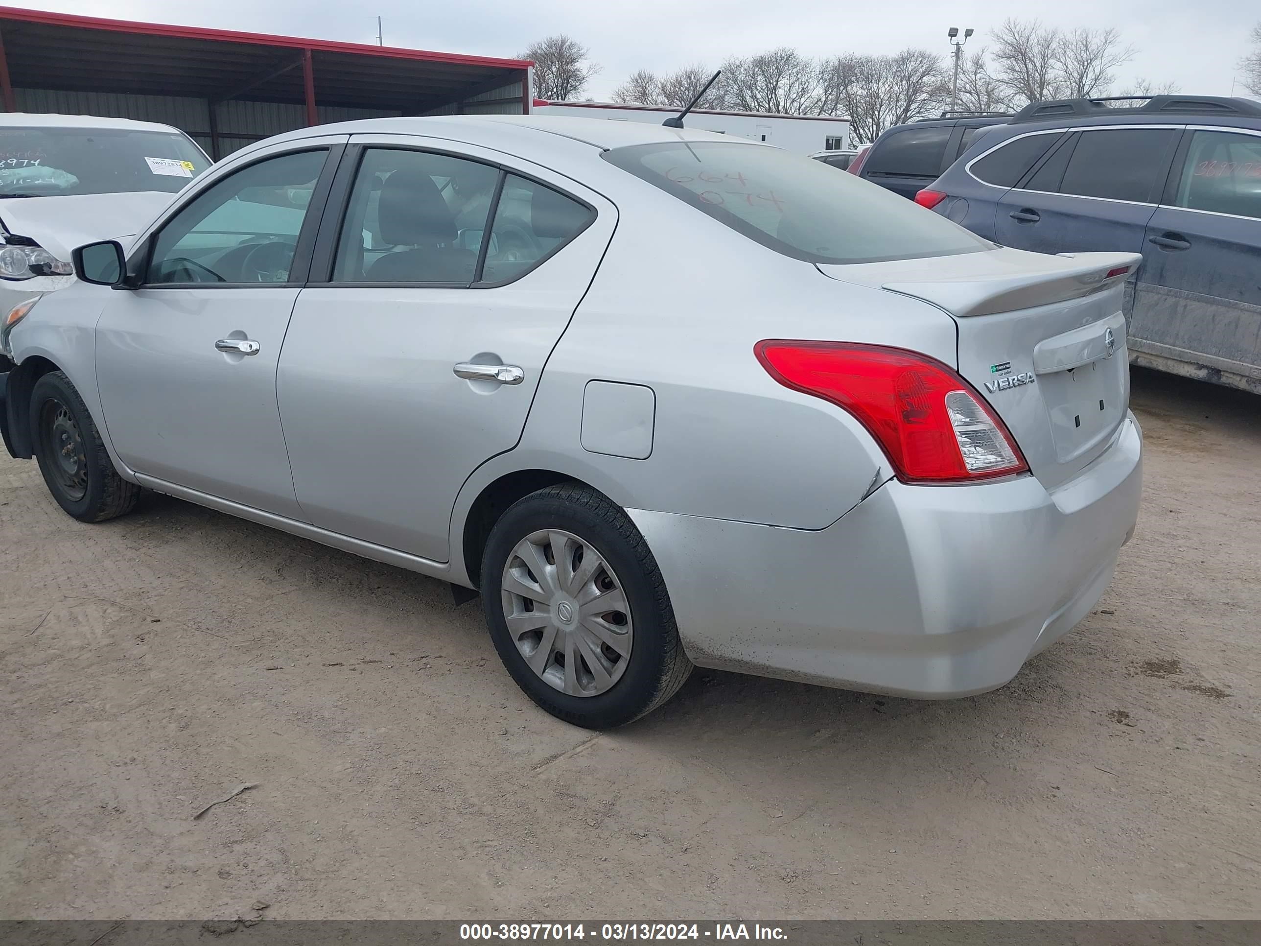 Photo 2 VIN: 3N1CN7AP4KL839225 - NISSAN VERSA 