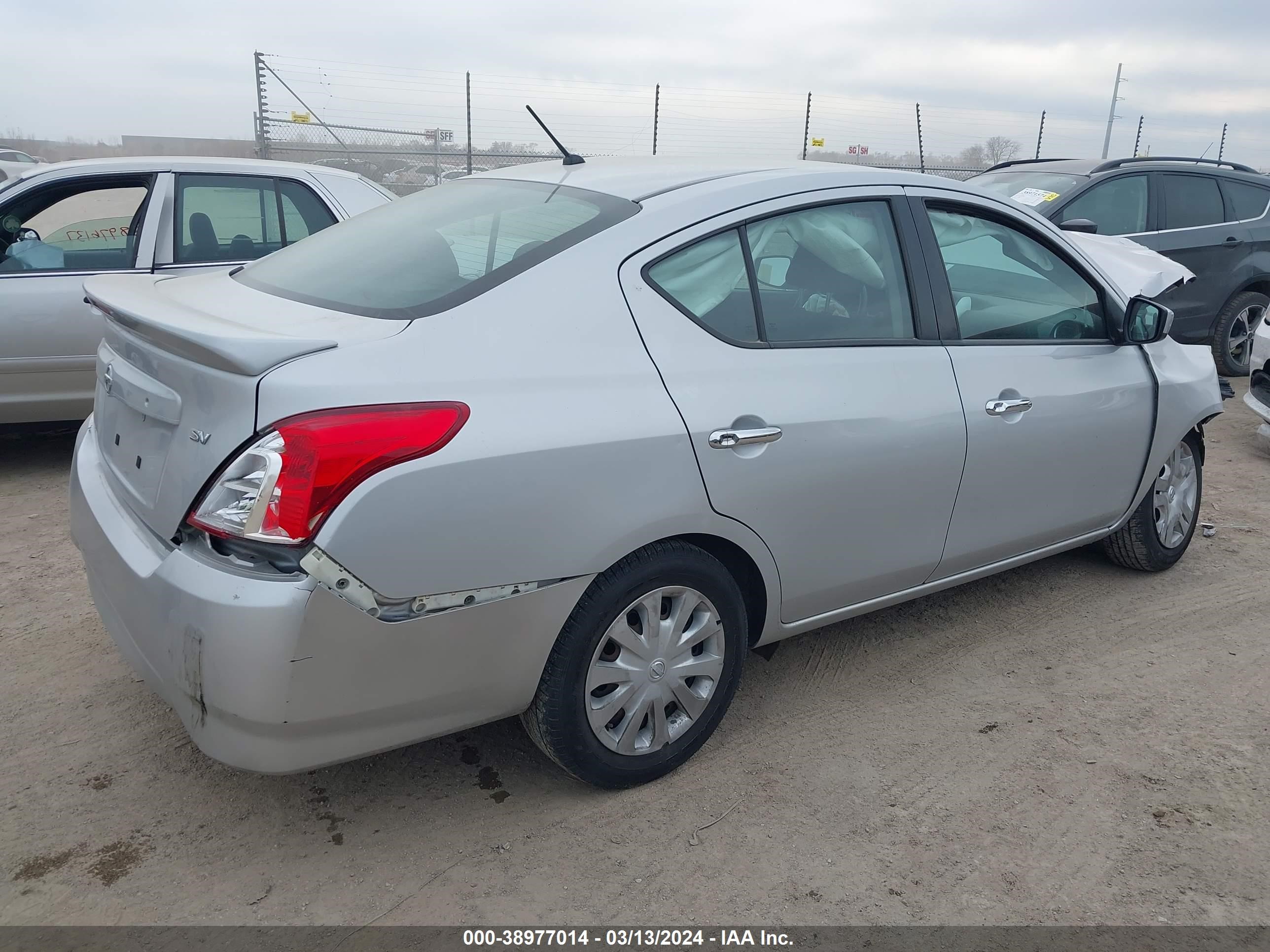 Photo 3 VIN: 3N1CN7AP4KL839225 - NISSAN VERSA 