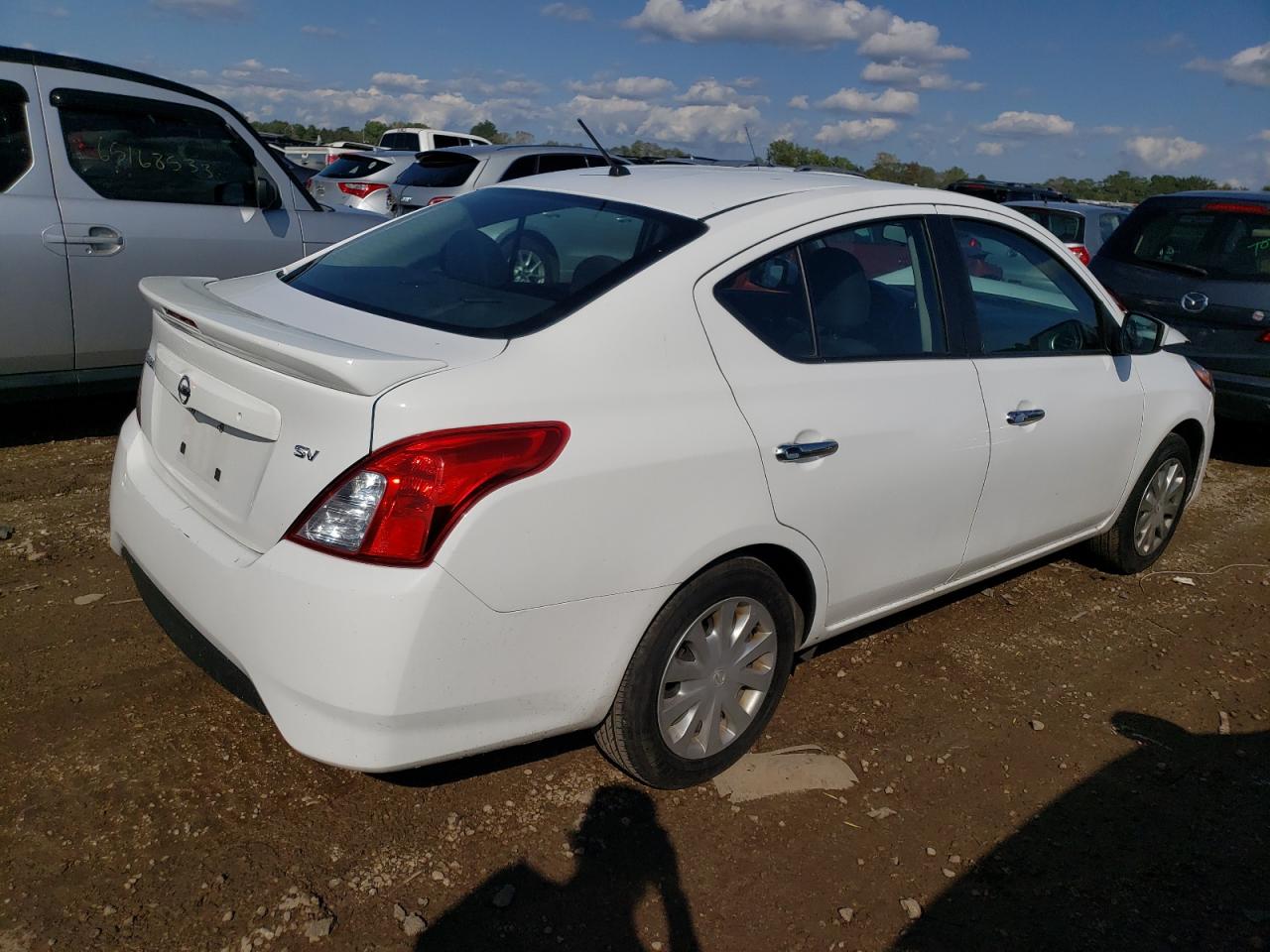 Photo 2 VIN: 3N1CN7AP4KL839662 - NISSAN VERSA 