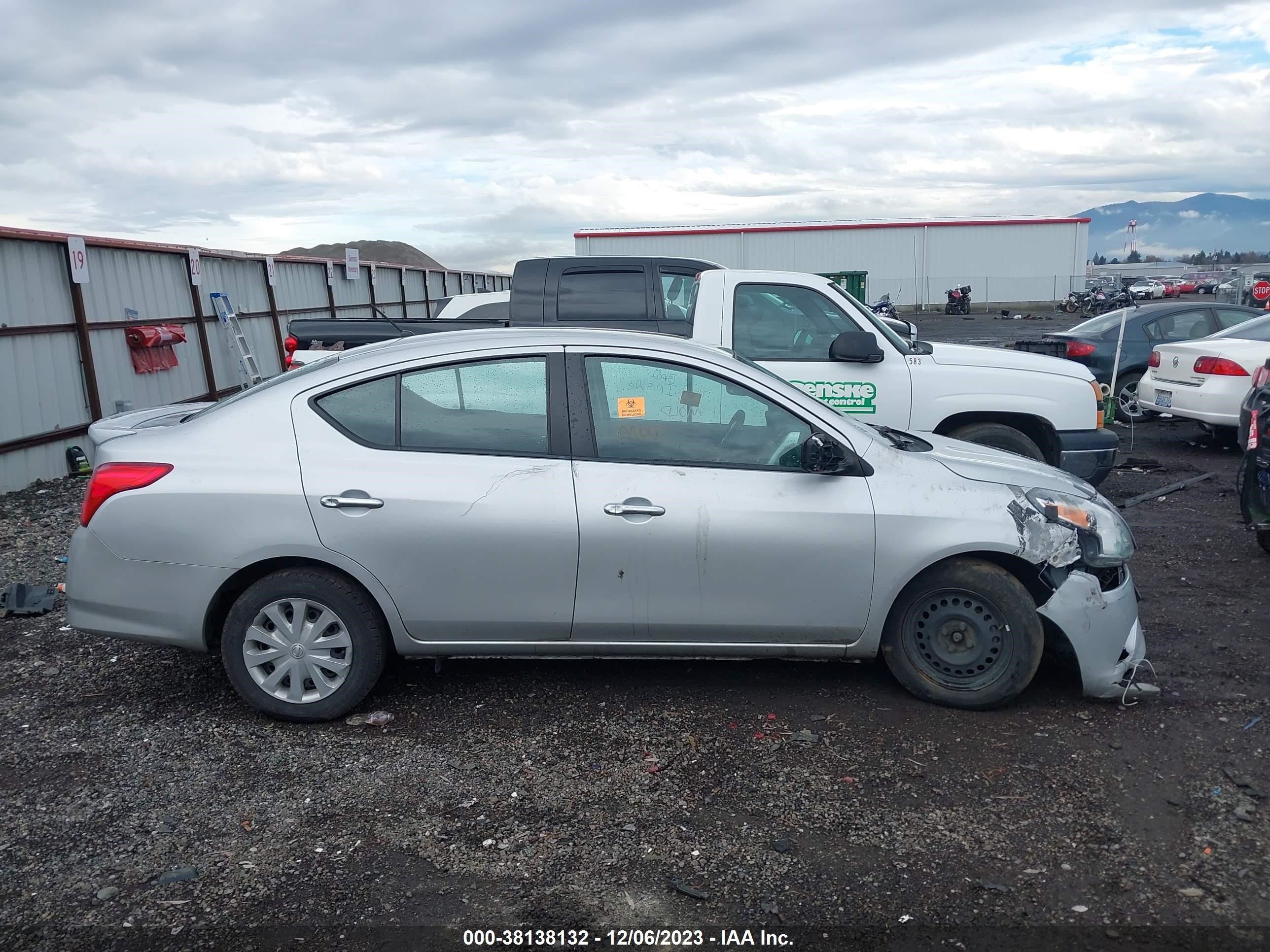 Photo 11 VIN: 3N1CN7AP4KL866103 - NISSAN VERSA 