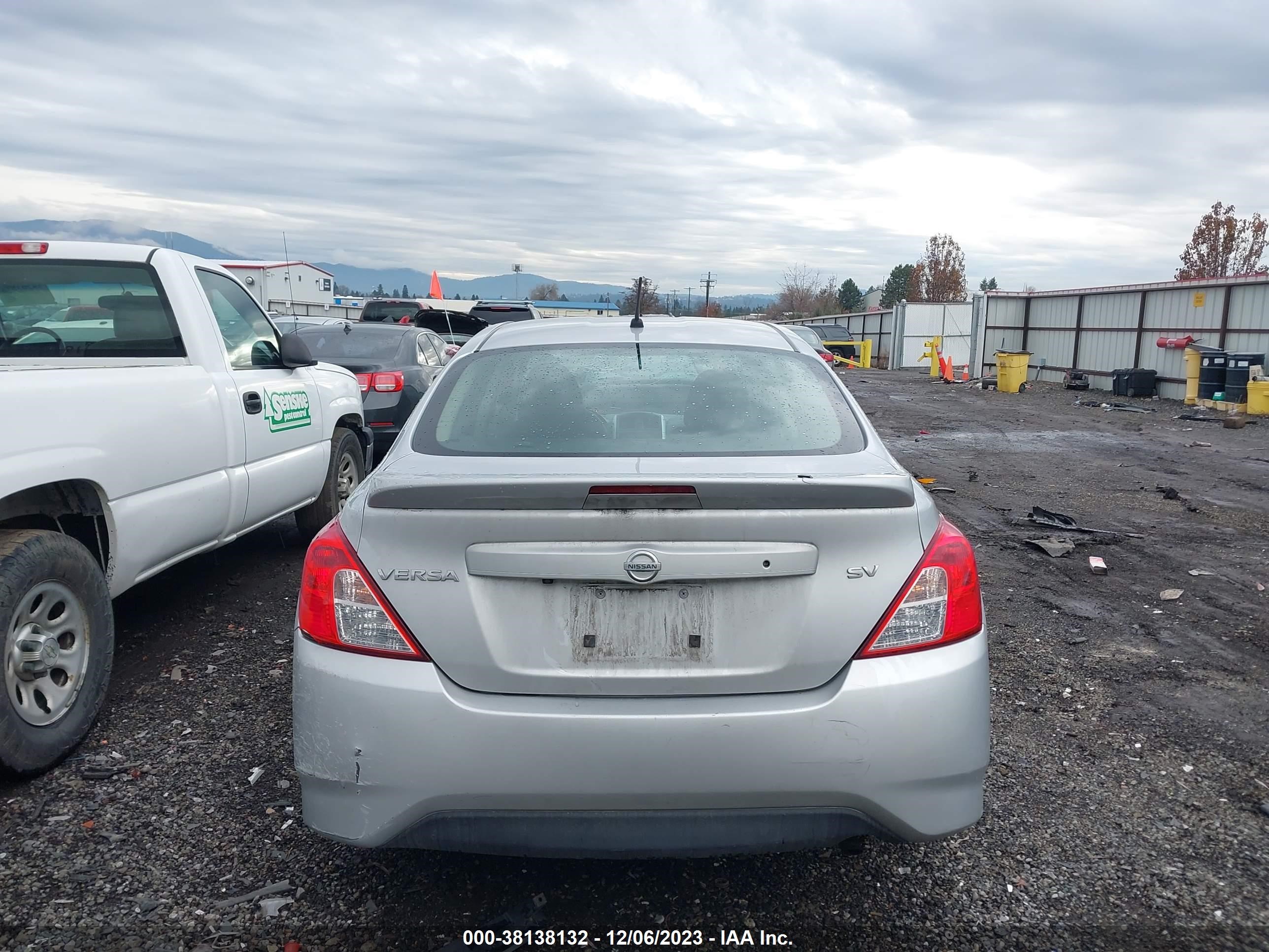 Photo 14 VIN: 3N1CN7AP4KL866103 - NISSAN VERSA 