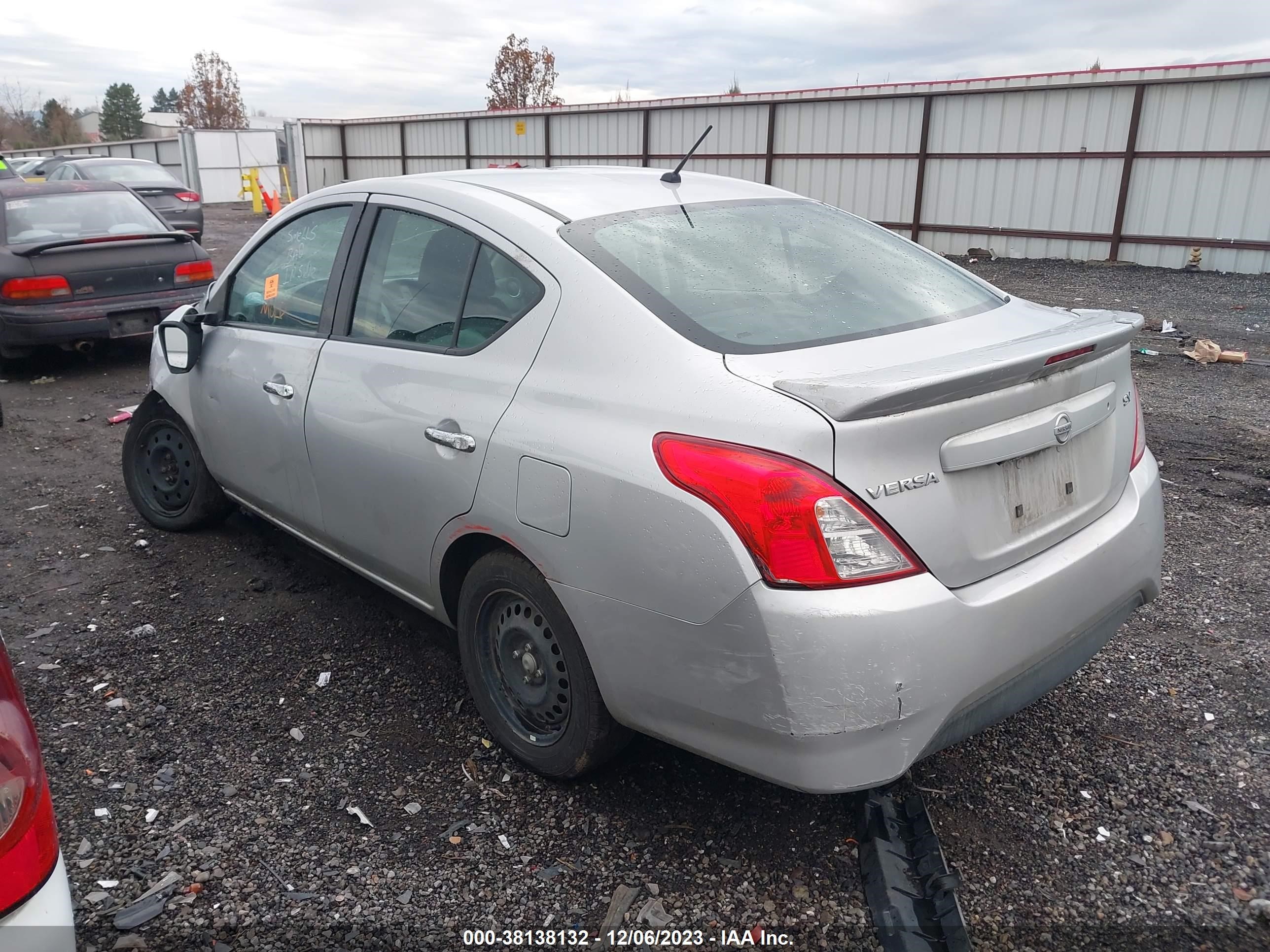 Photo 2 VIN: 3N1CN7AP4KL866103 - NISSAN VERSA 