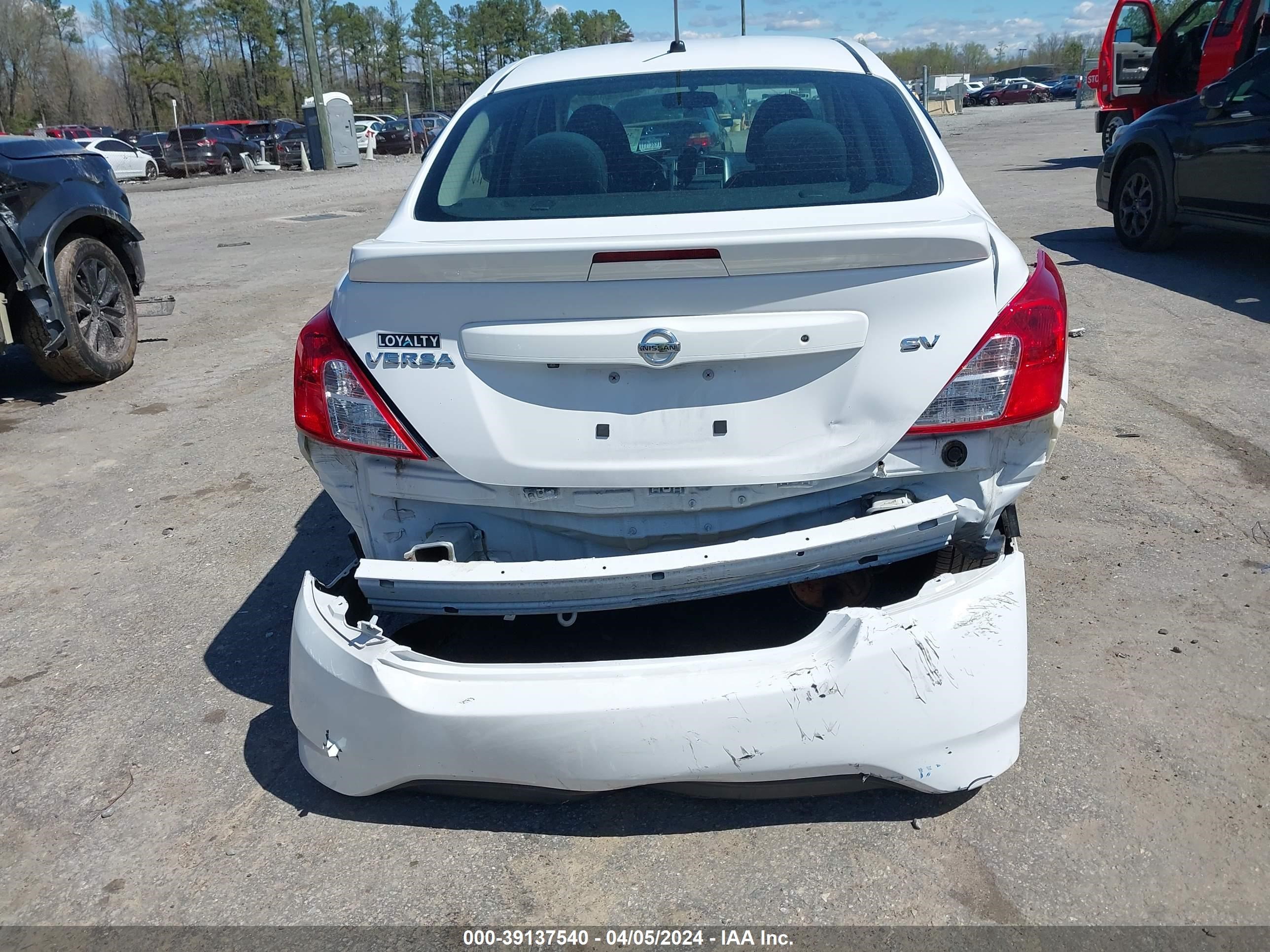 Photo 15 VIN: 3N1CN7AP4KL877666 - NISSAN VERSA 