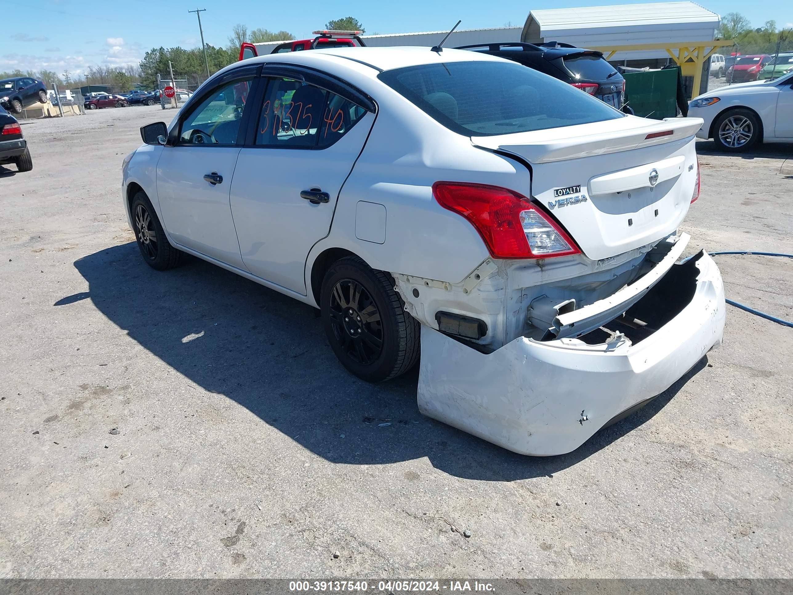 Photo 2 VIN: 3N1CN7AP4KL877666 - NISSAN VERSA 