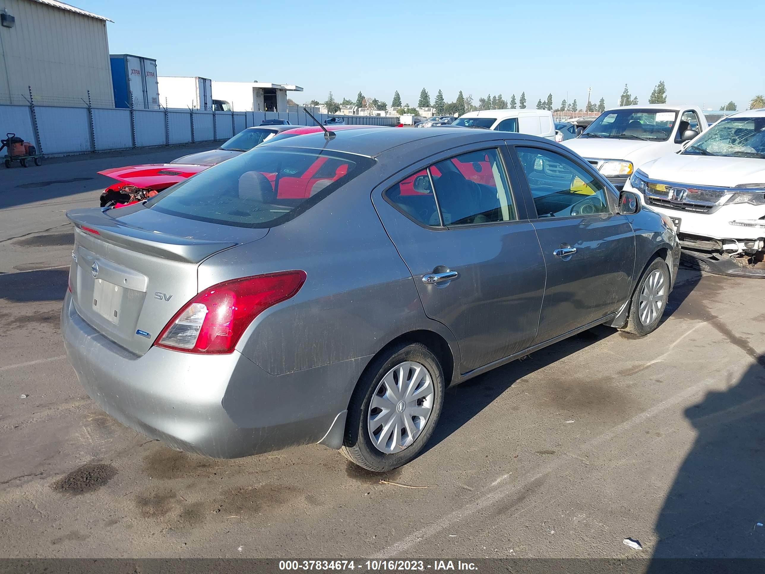 Photo 3 VIN: 3N1CN7AP5DL870521 - NISSAN VERSA 