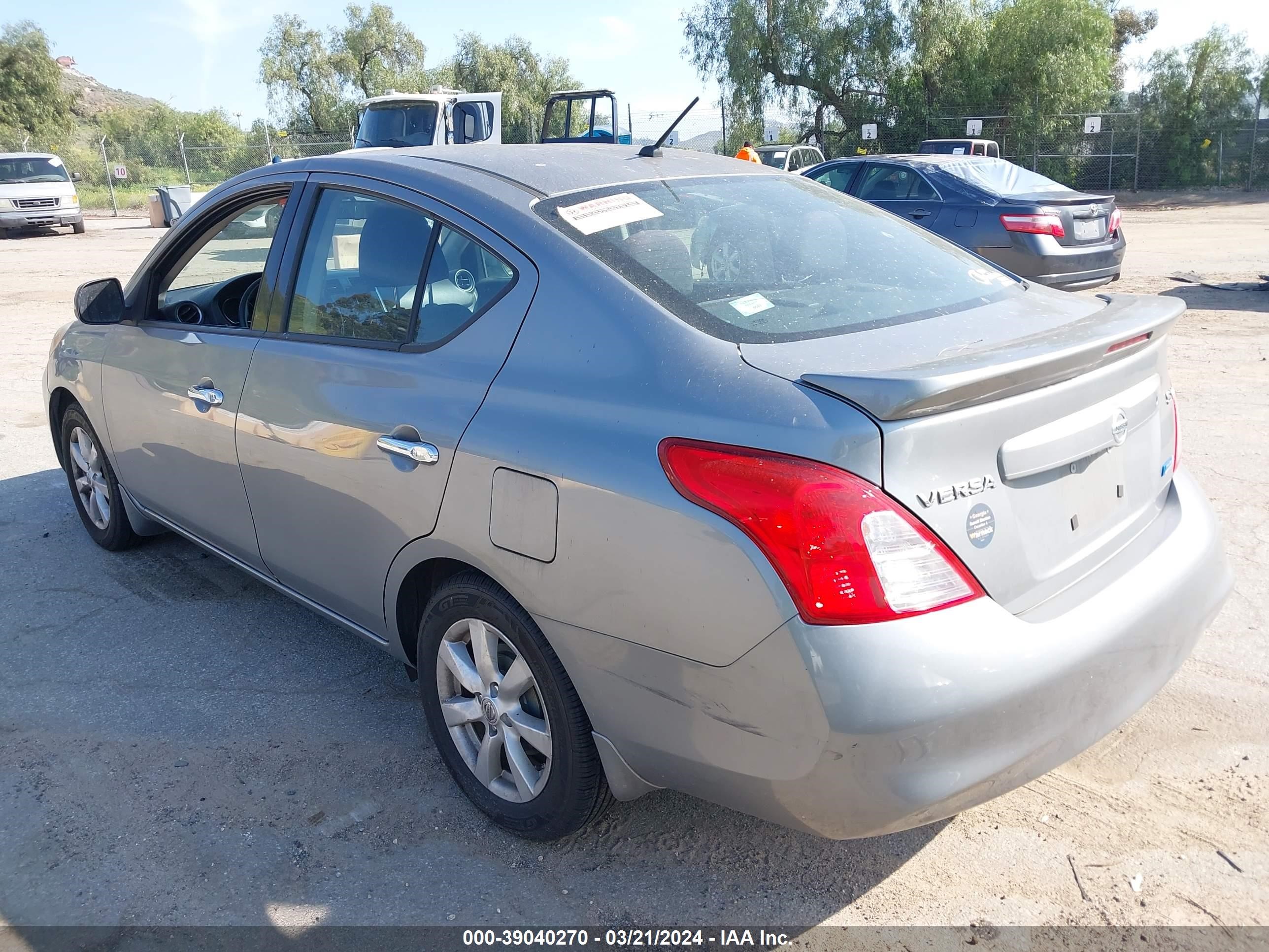 Photo 2 VIN: 3N1CN7AP5EL852036 - NISSAN VERSA 