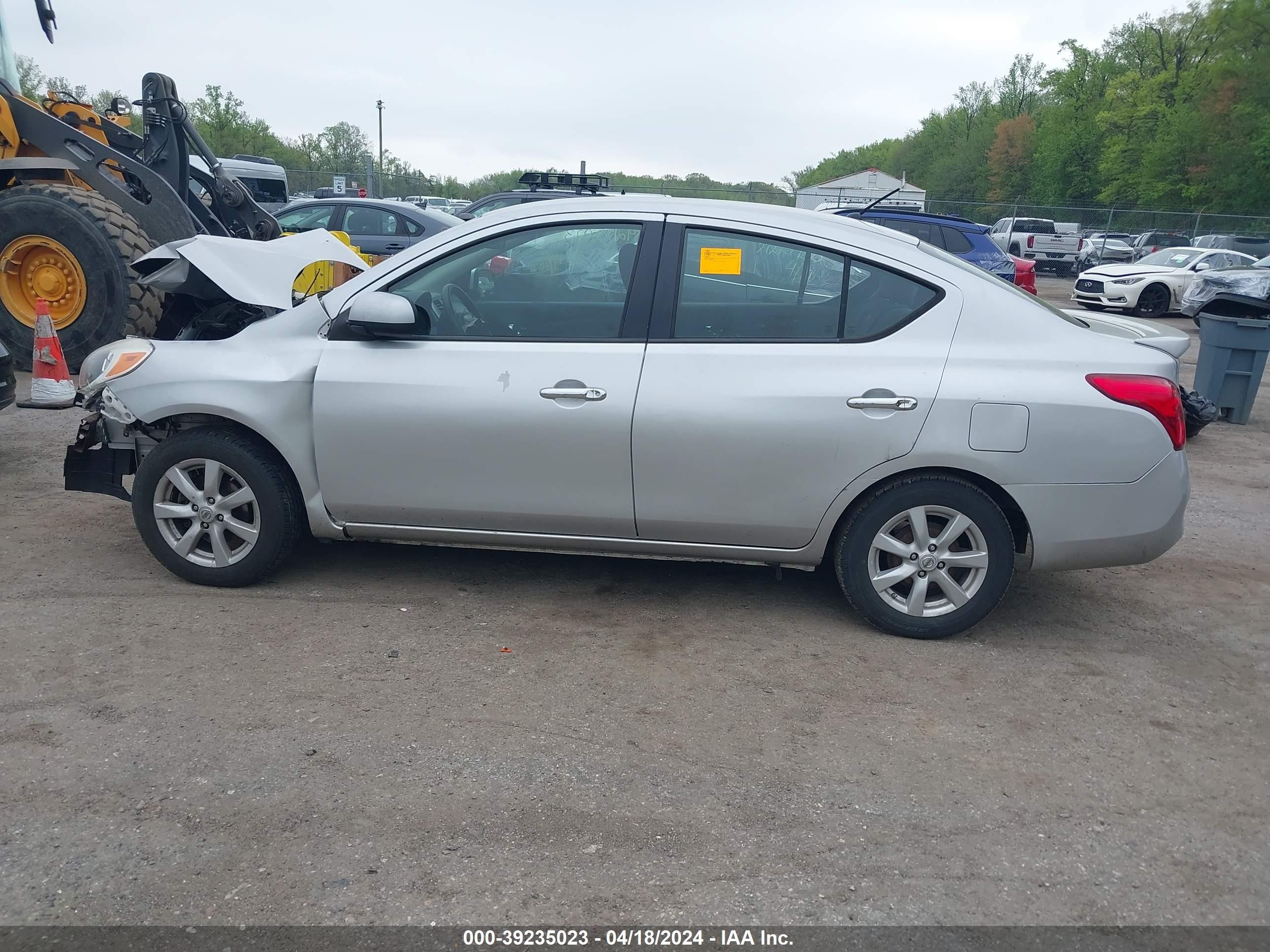 Photo 14 VIN: 3N1CN7AP5EL853588 - NISSAN VERSA 