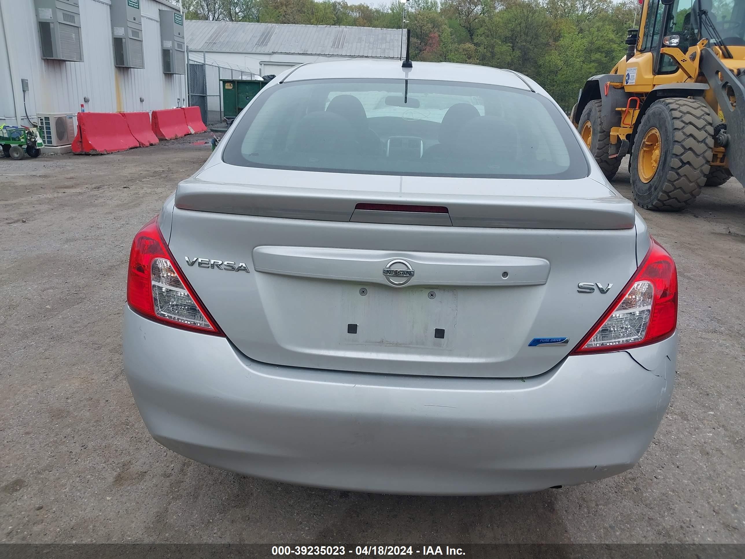 Photo 16 VIN: 3N1CN7AP5EL853588 - NISSAN VERSA 