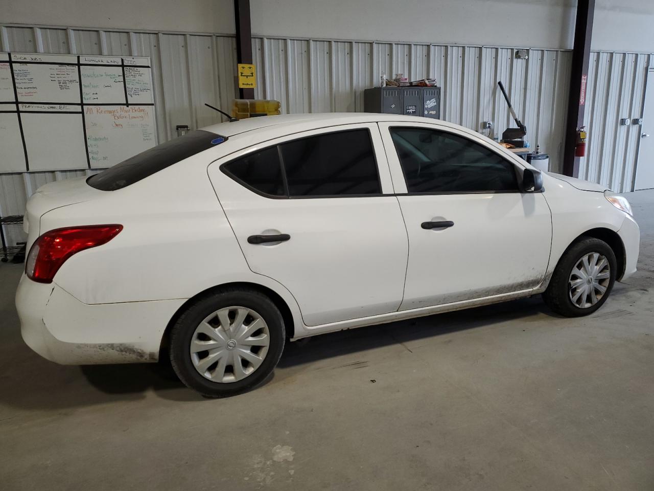 Photo 2 VIN: 3N1CN7AP5EL868009 - NISSAN VERSA 